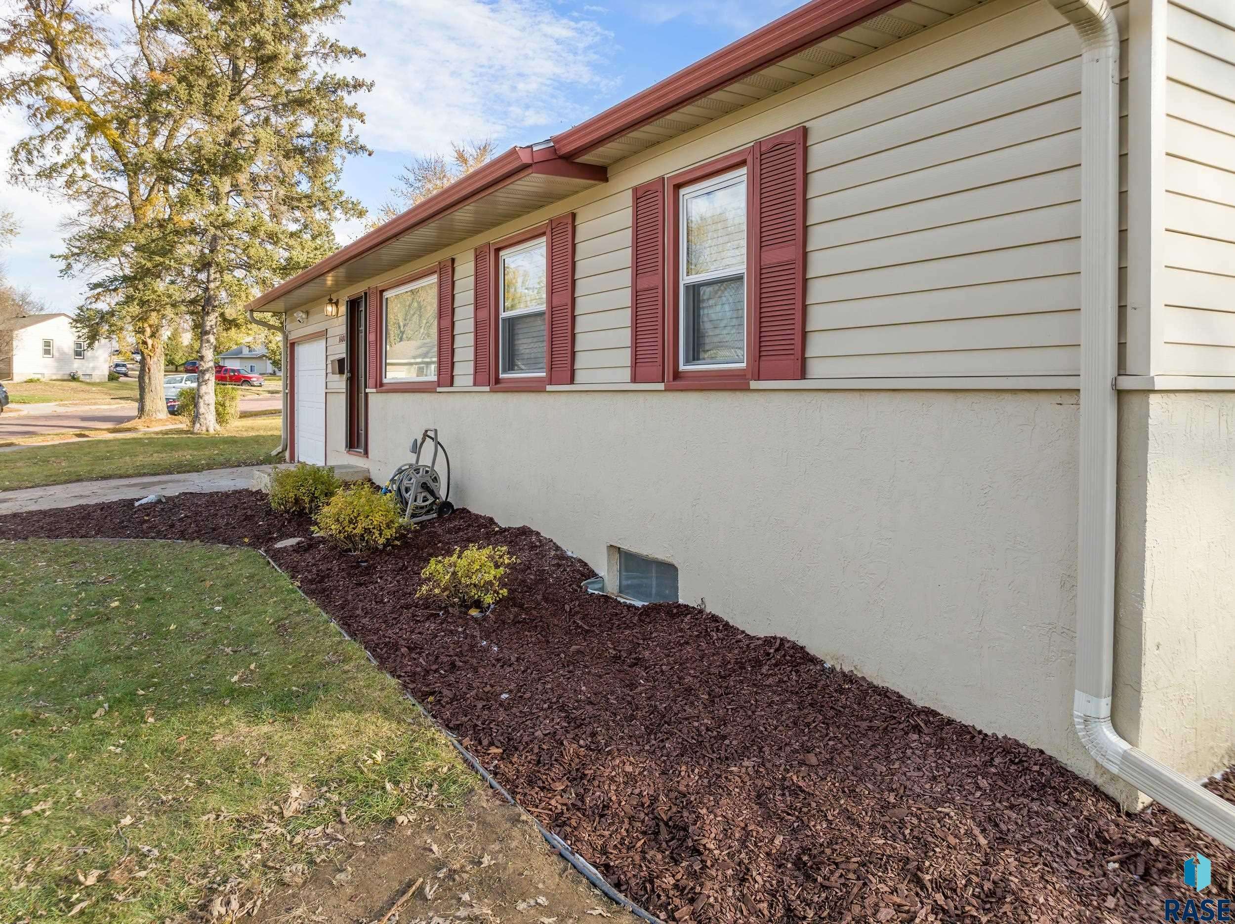 Sioux Falls, SD 57103,1408 S Annway Dr