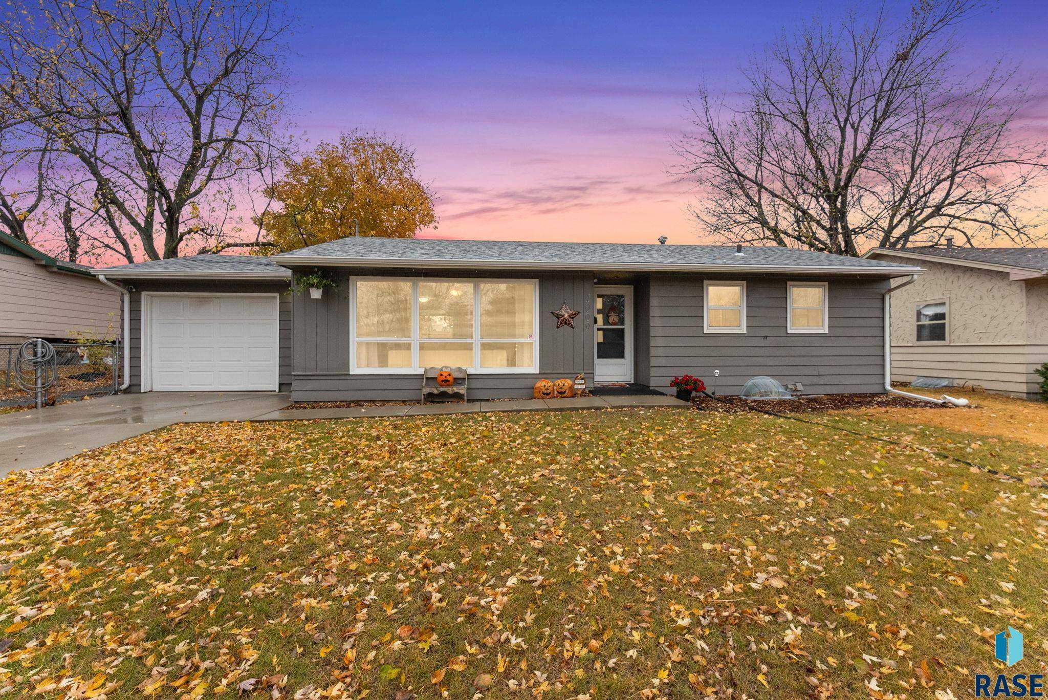 Sioux Falls, SD 57103,1009 S Grandview Ave