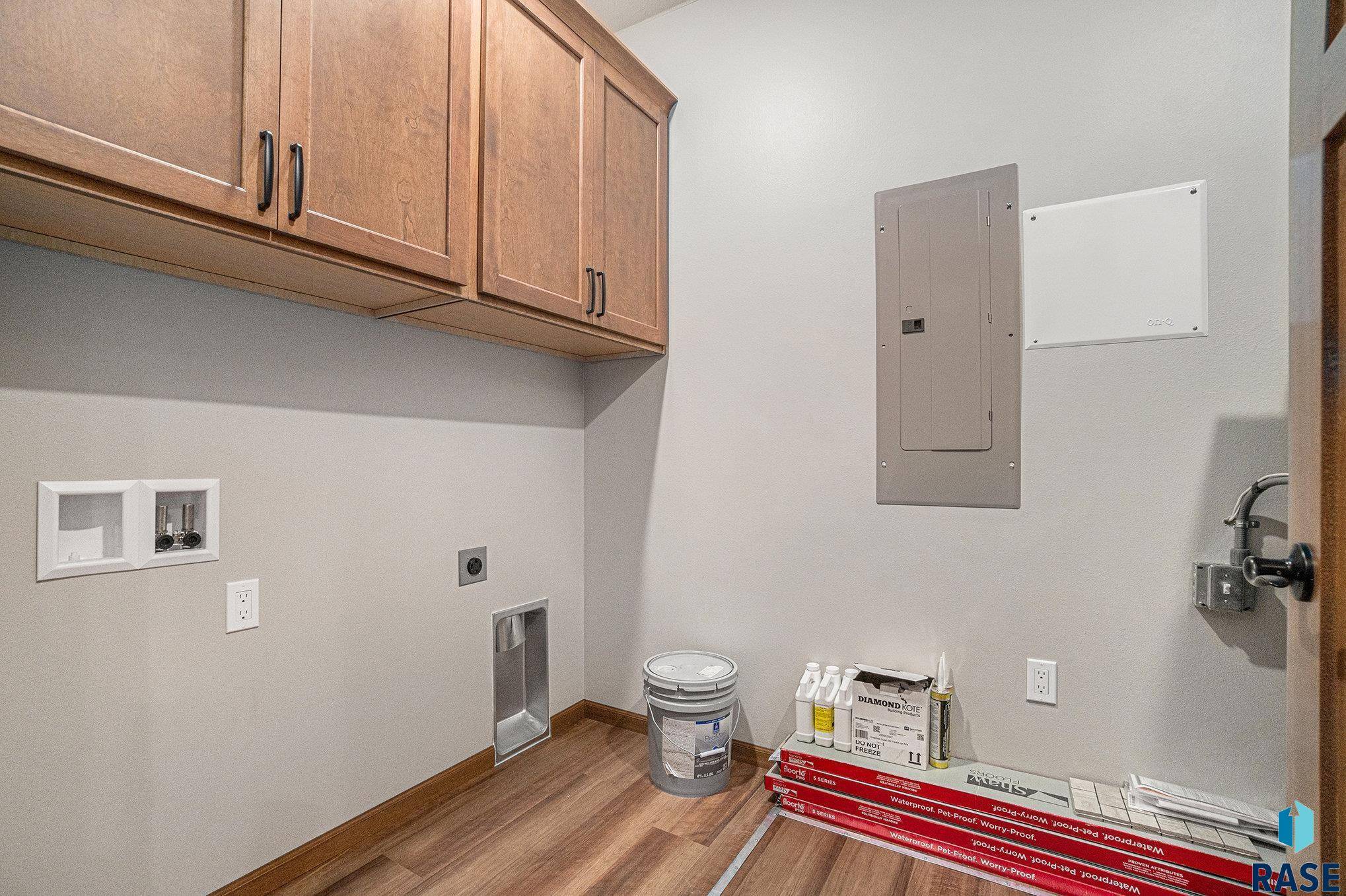 Madison, SD 57042,624 Harter Dr