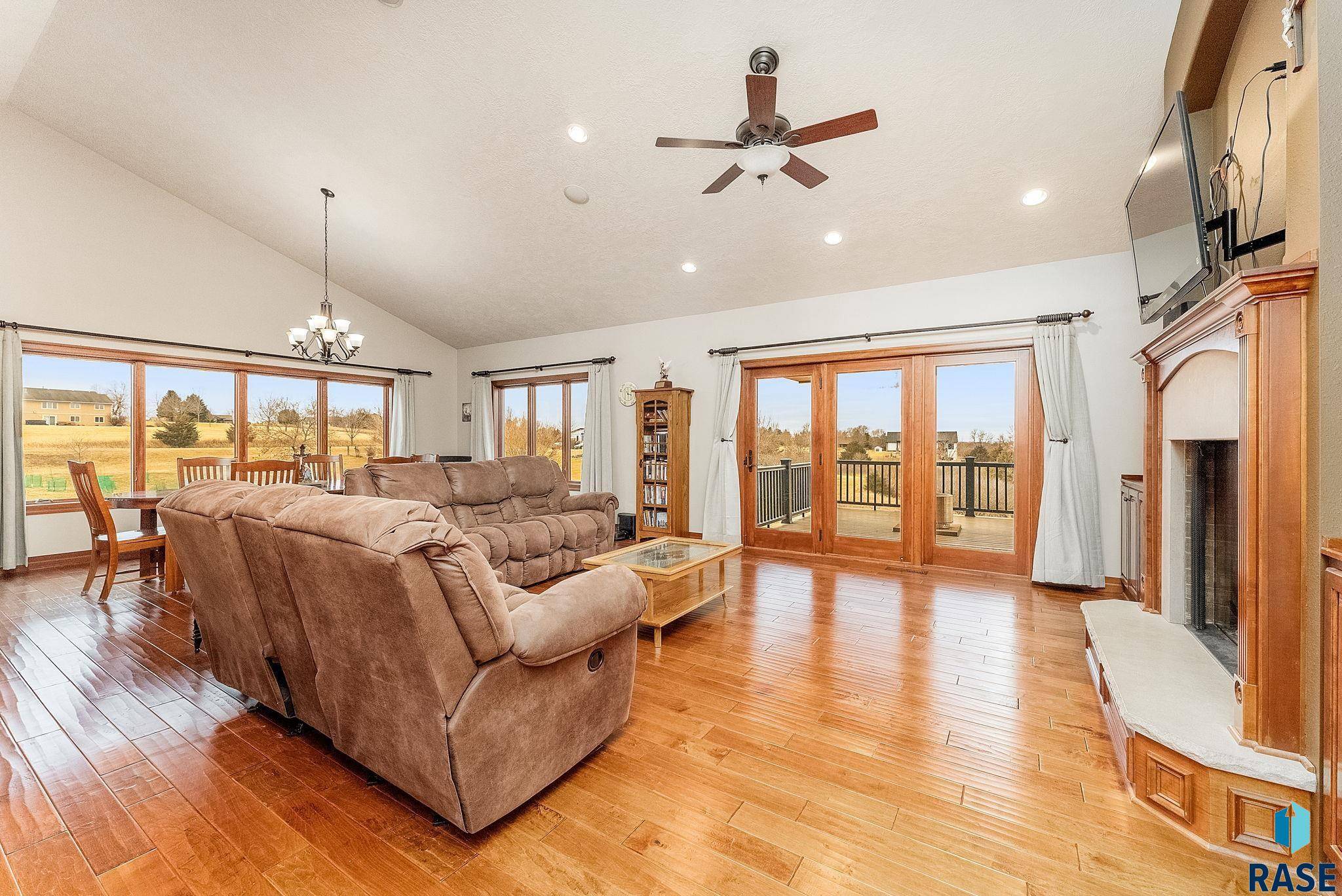 Brandon, SD 57005,435 N Chestnut Blvd