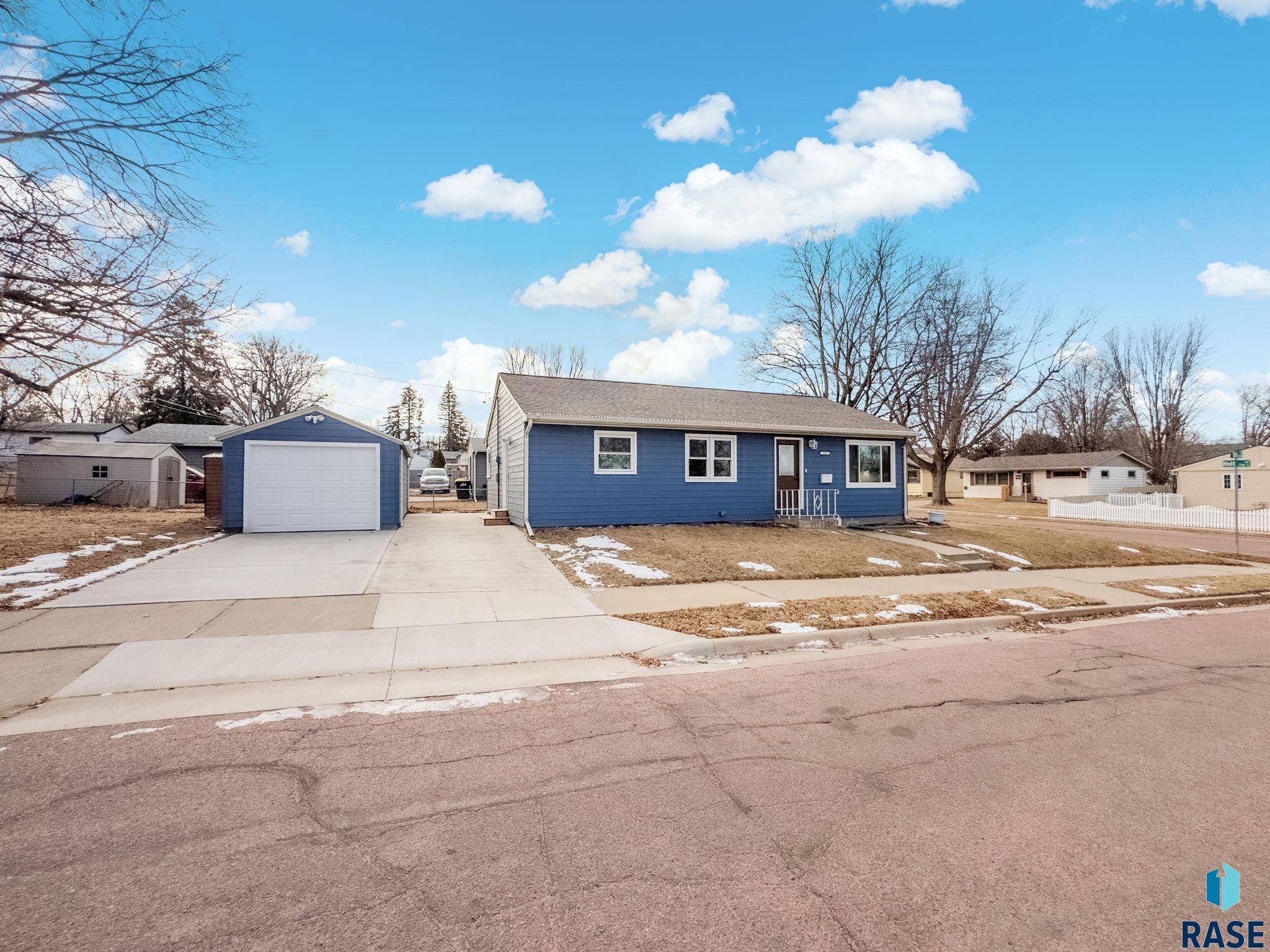 Sioux Falls, SD 57103,3201 E 13th St