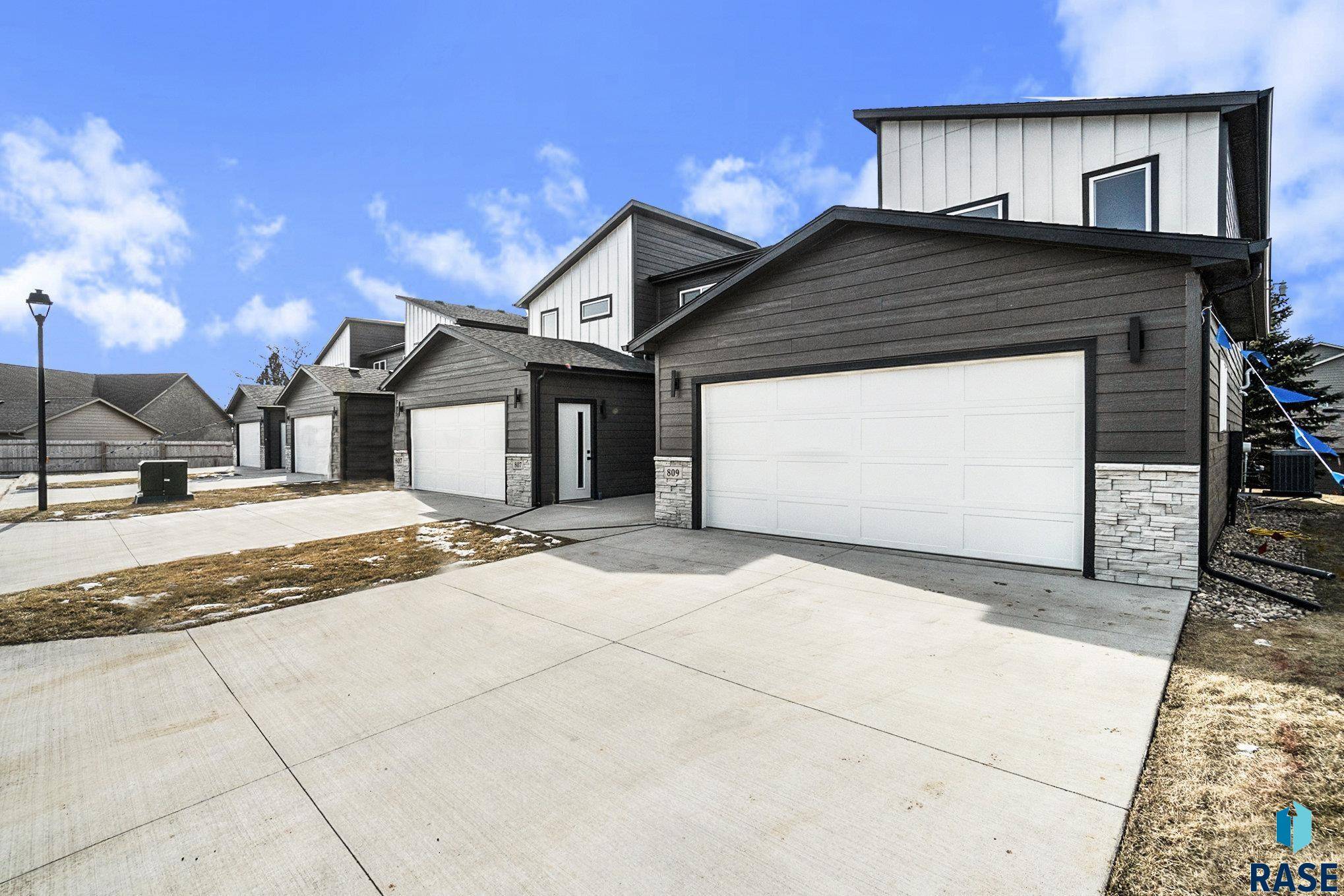 Sioux Falls, SD 57110,809 N Marquette Pl