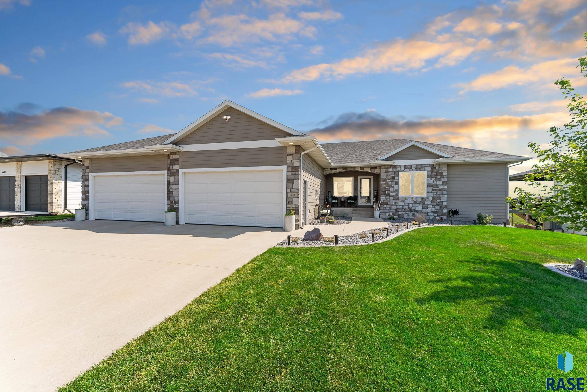 Sioux Falls, SD 57110,8401 E Roughlock St