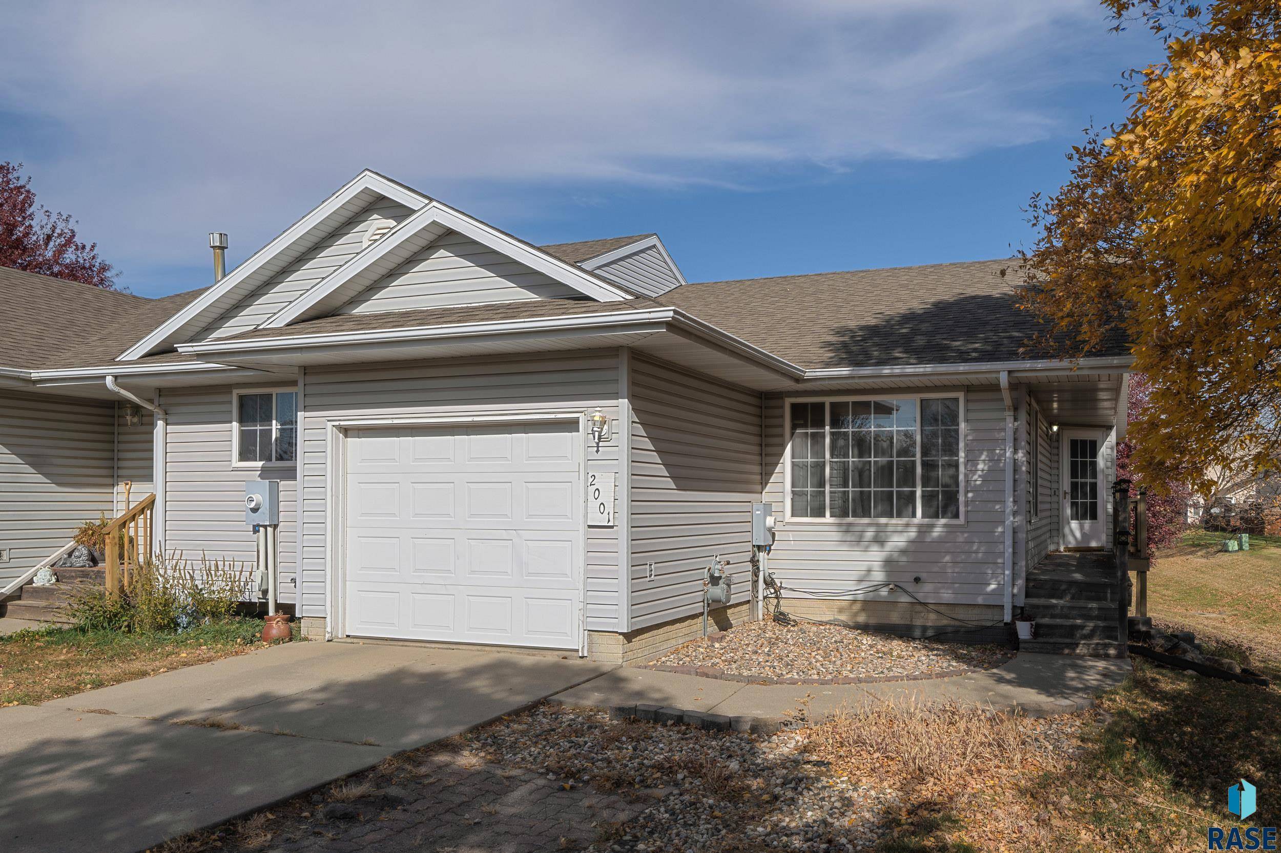 Sioux Falls, SD 57106,2001 S Dorothy Cir