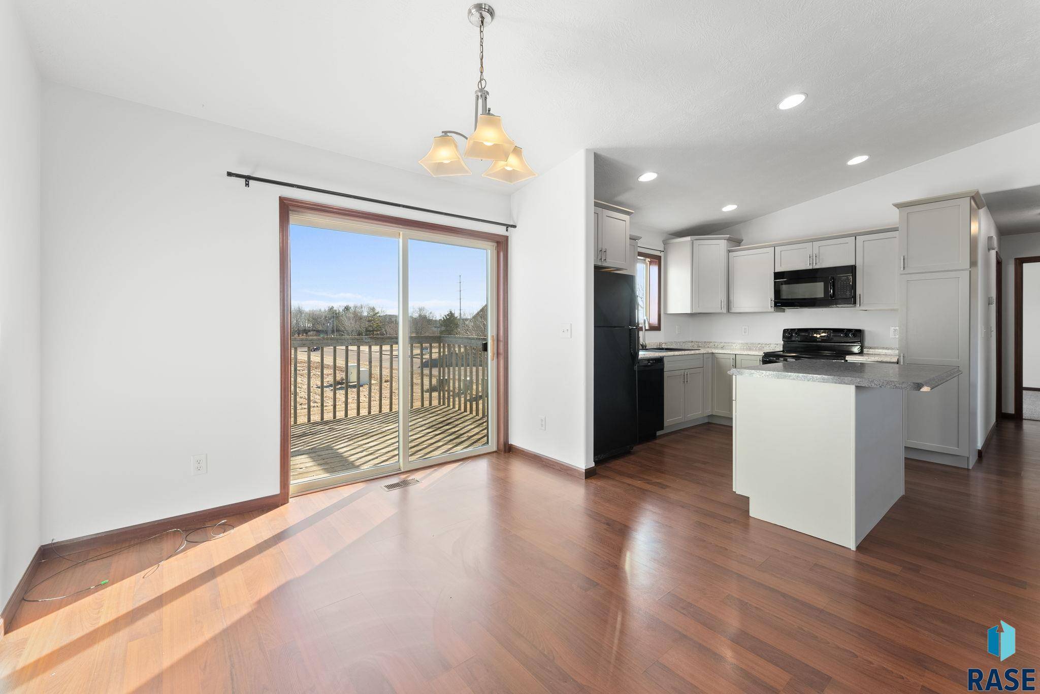 Sioux Falls, SD 57108,6404 S Santa Rosa Cir #B