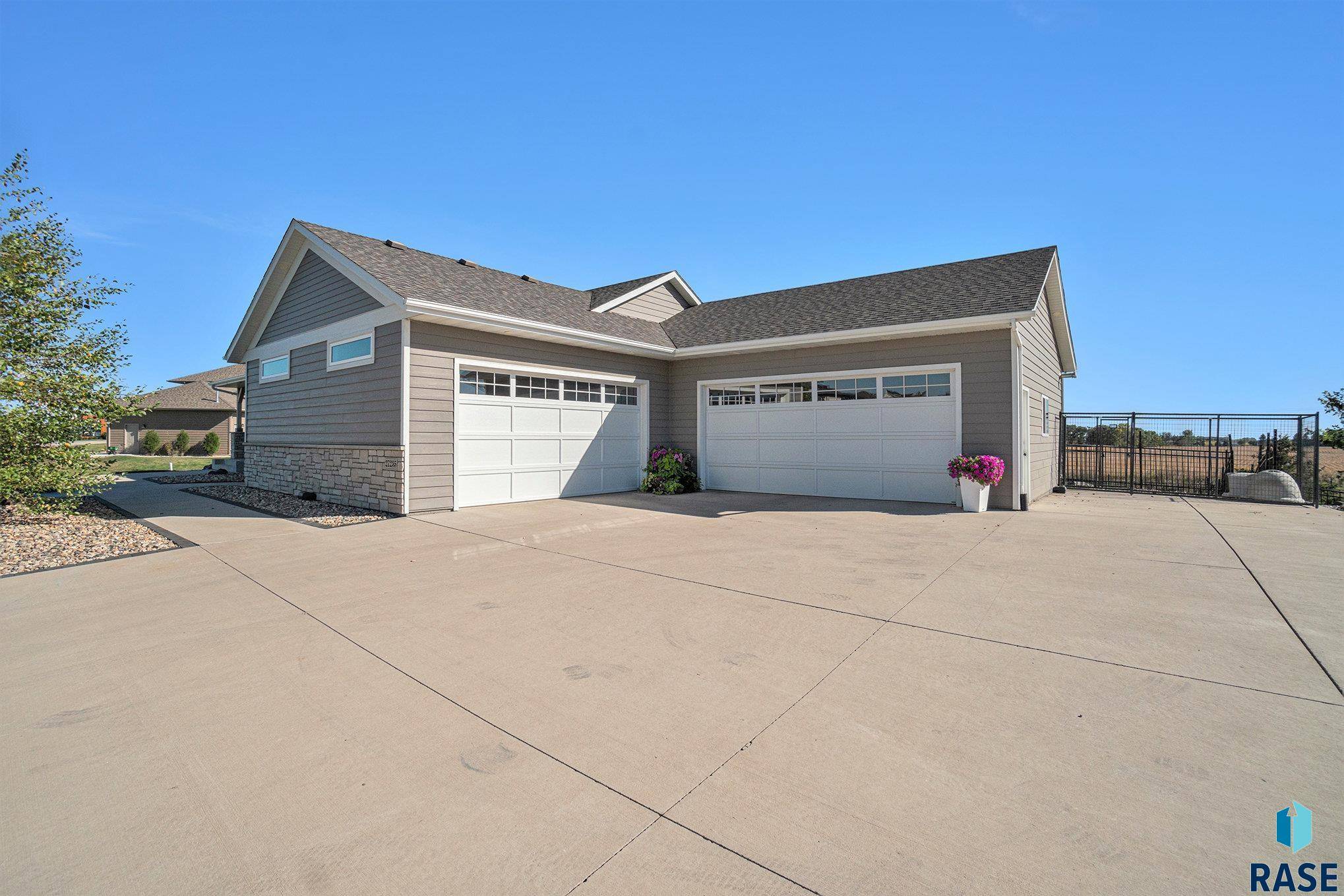 Sioux Falls, SD 57108,27235 Regal Ct