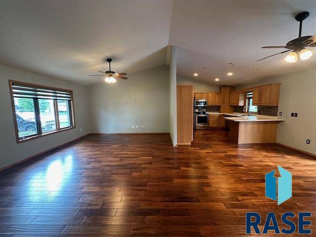 Vermillion, SD 57069,409 Oakmont Dr