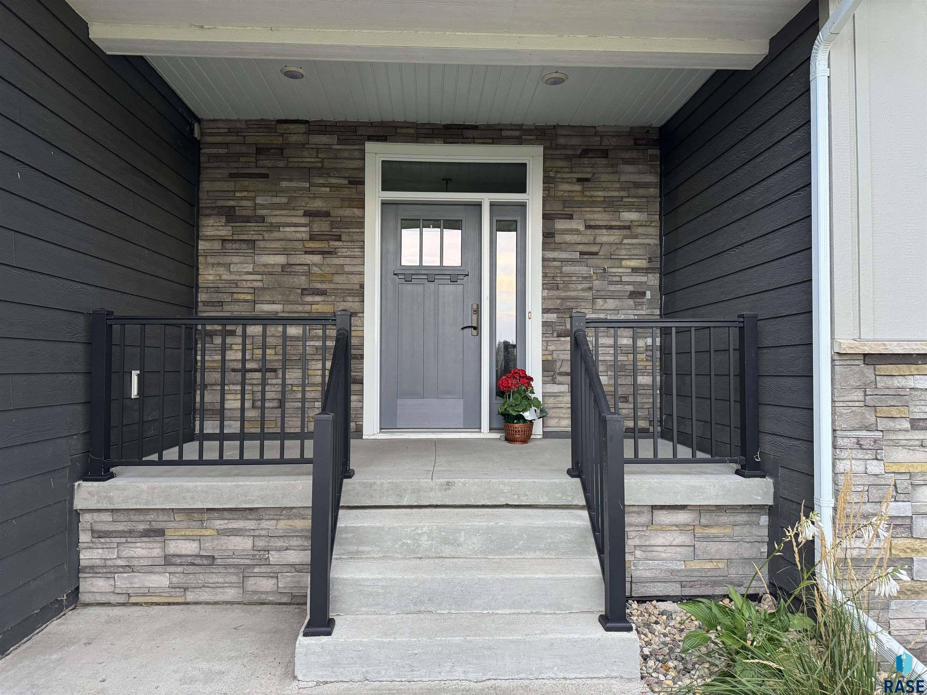 Mitchell, SD 57301,2201 Dean Dr