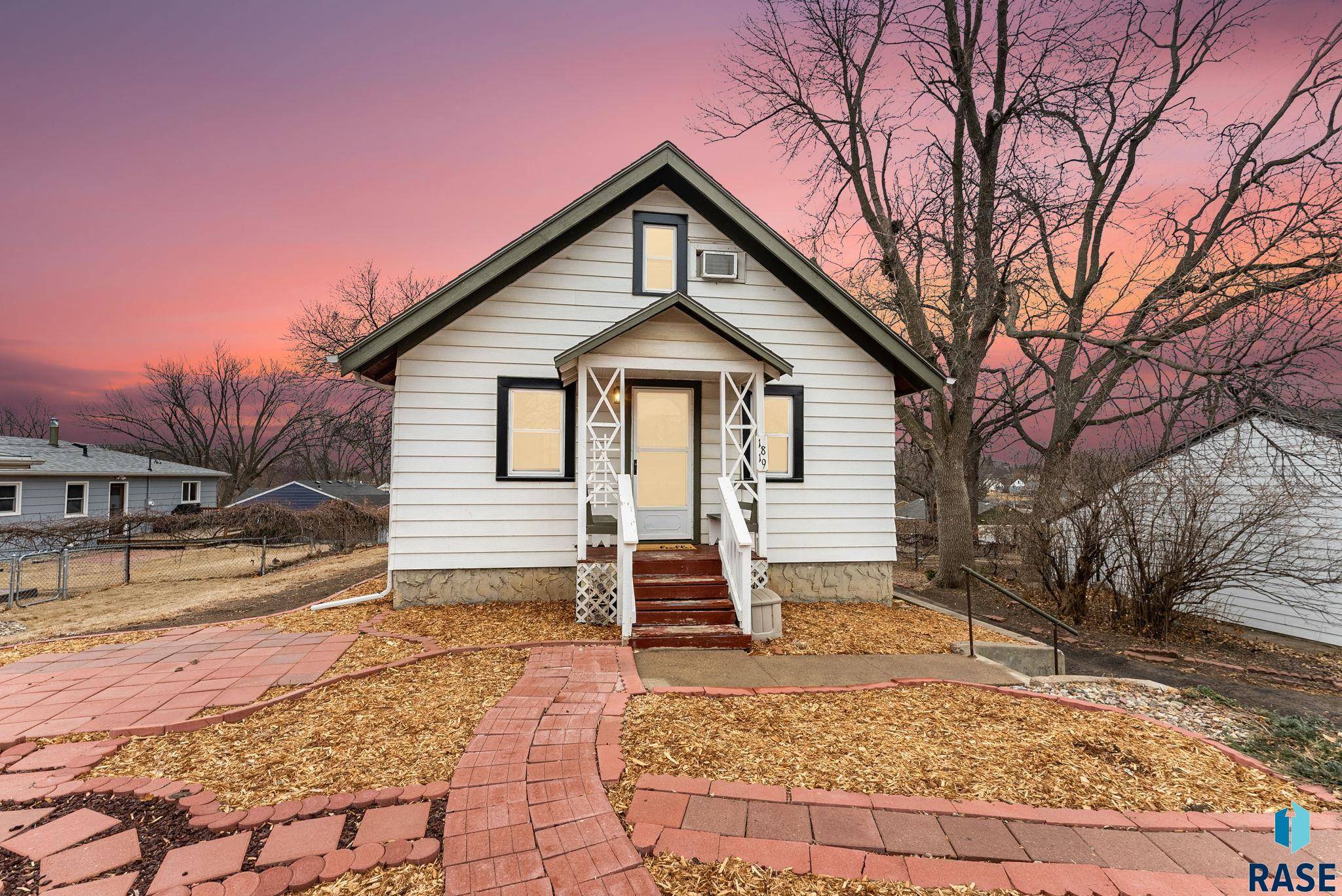 Sioux Falls, SD 57105,1819 W 26th St