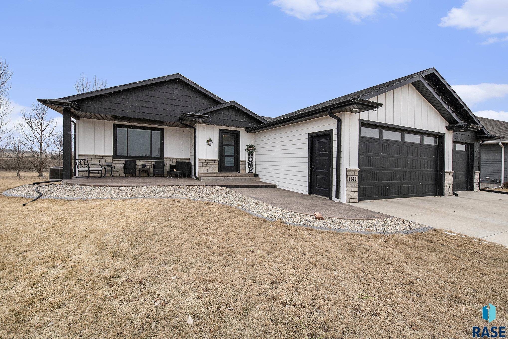 Madison, SD 57042,1147 N Olive Ave