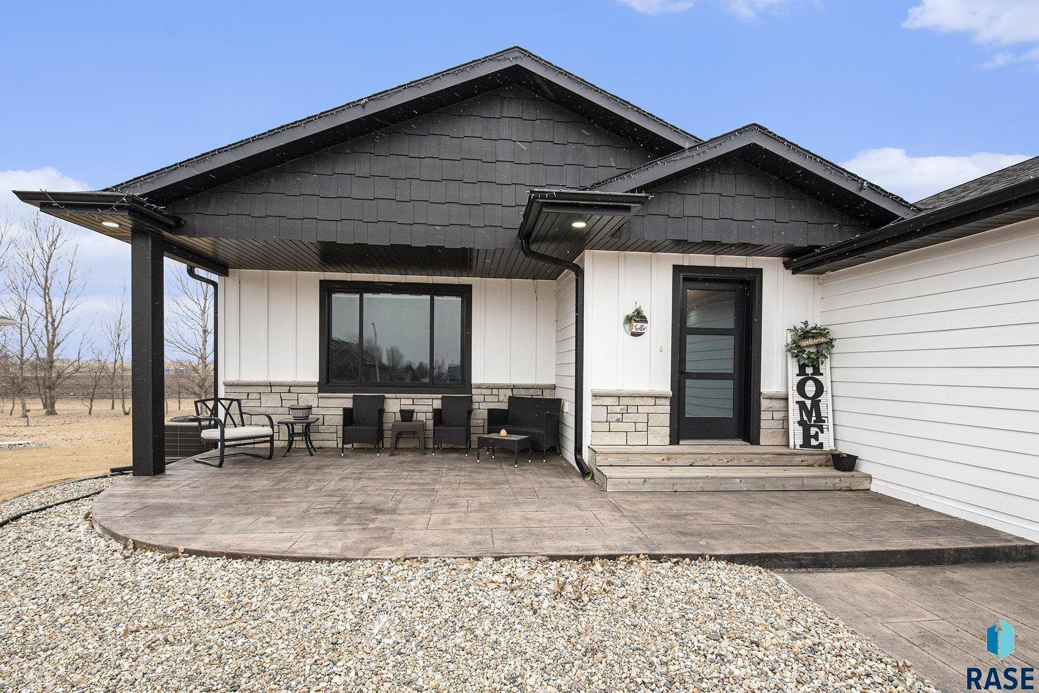 Madison, SD 57042,1147 N Olive Ave