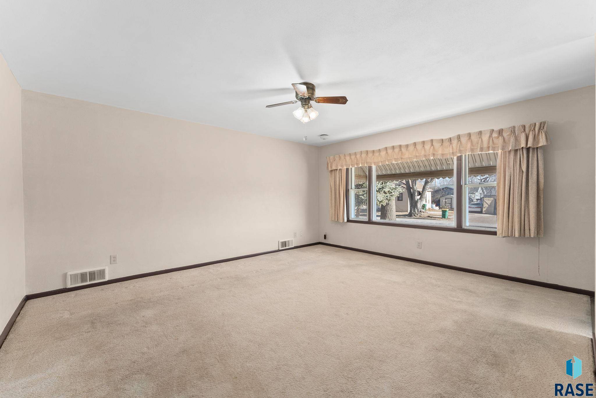 Sioux Falls, SD 57104,1015 N Williams Ave