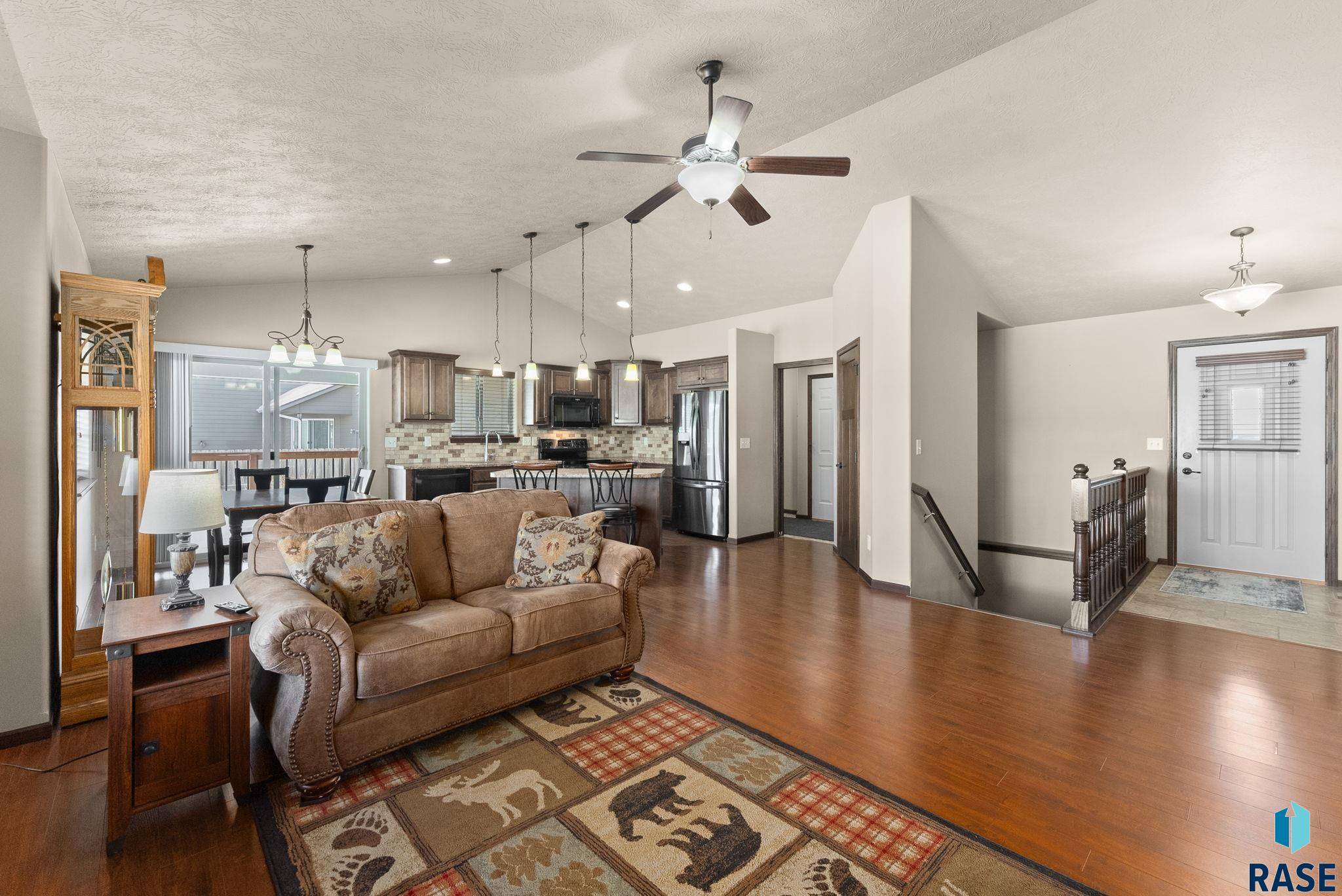 Sioux Falls, SD 57106,8708 W Stoney Creek St