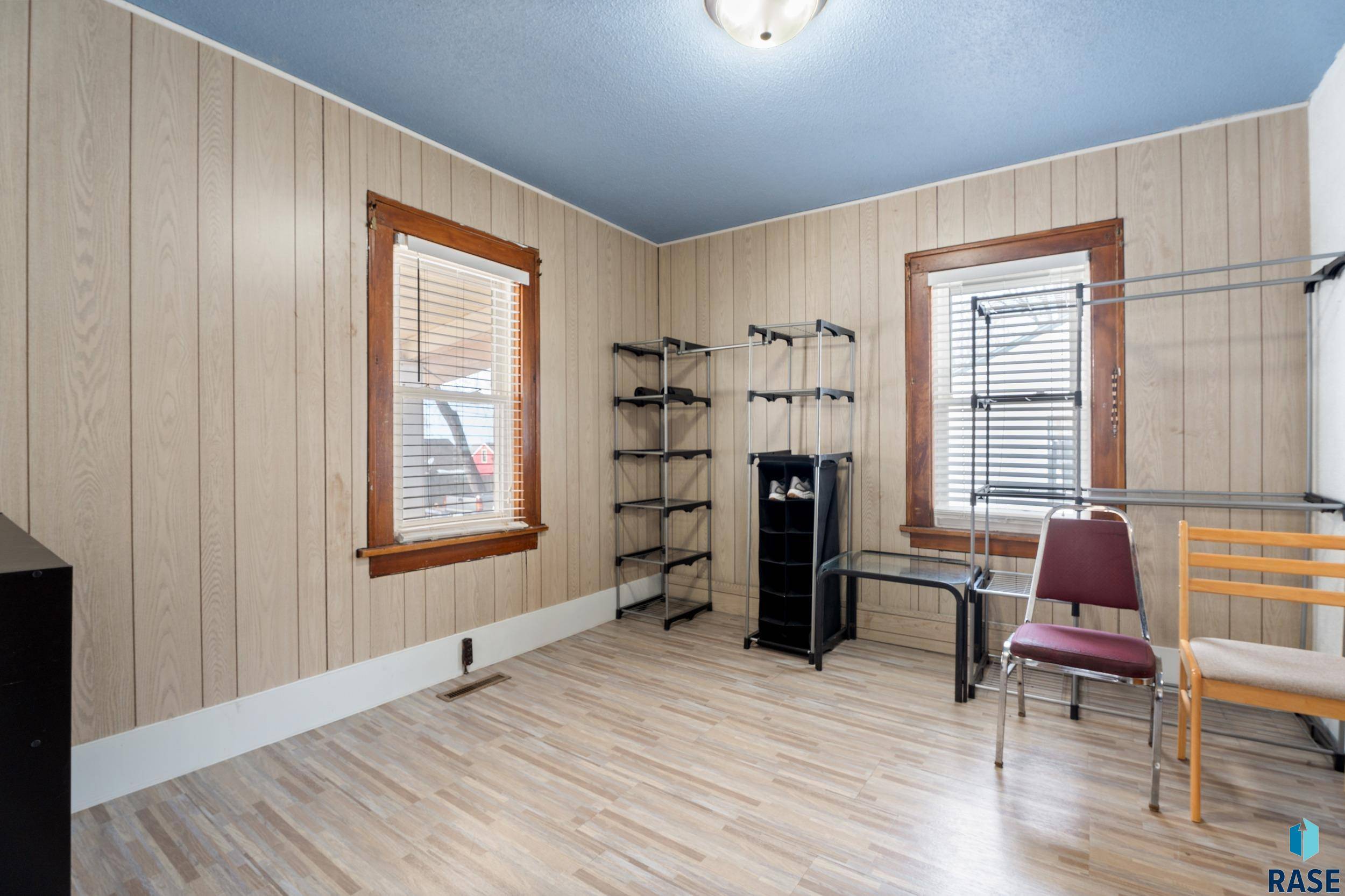 Sioux Falls, SD 57104,714 N Menlo Ave