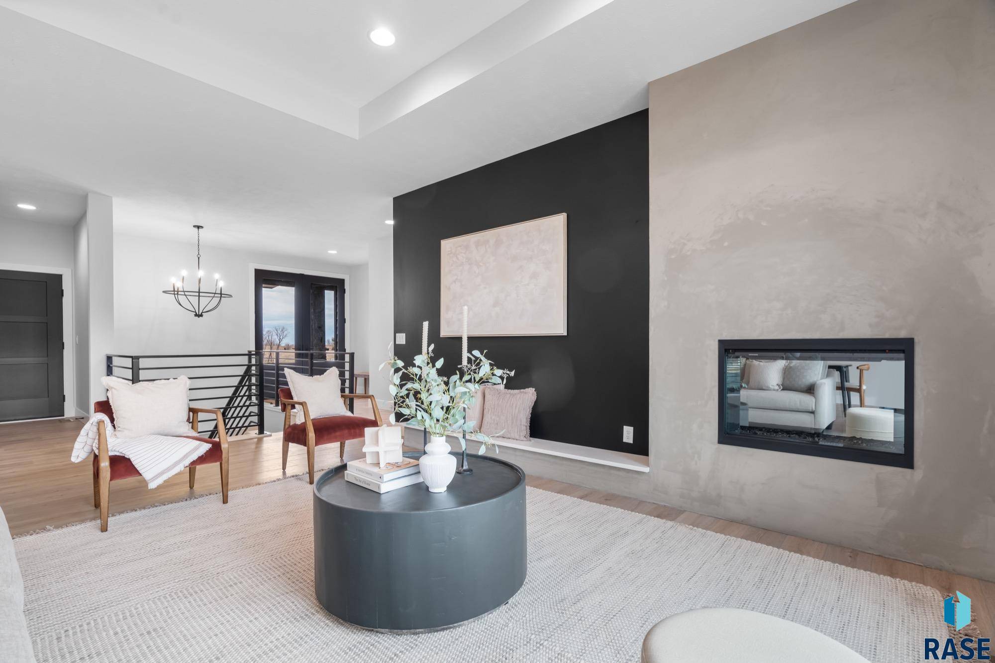 Sioux Falls, SD 57110,913 N Sylvan Dr