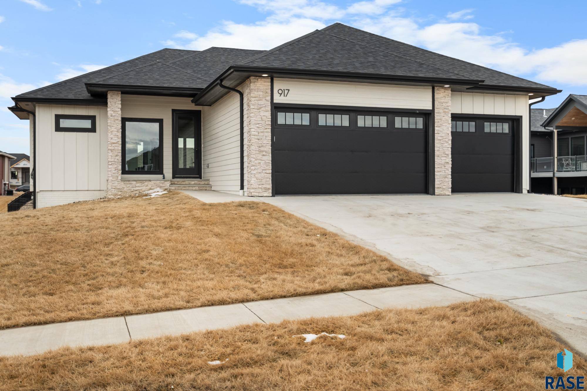 Sioux Falls, SD 57110,917 N Sylvan Dr