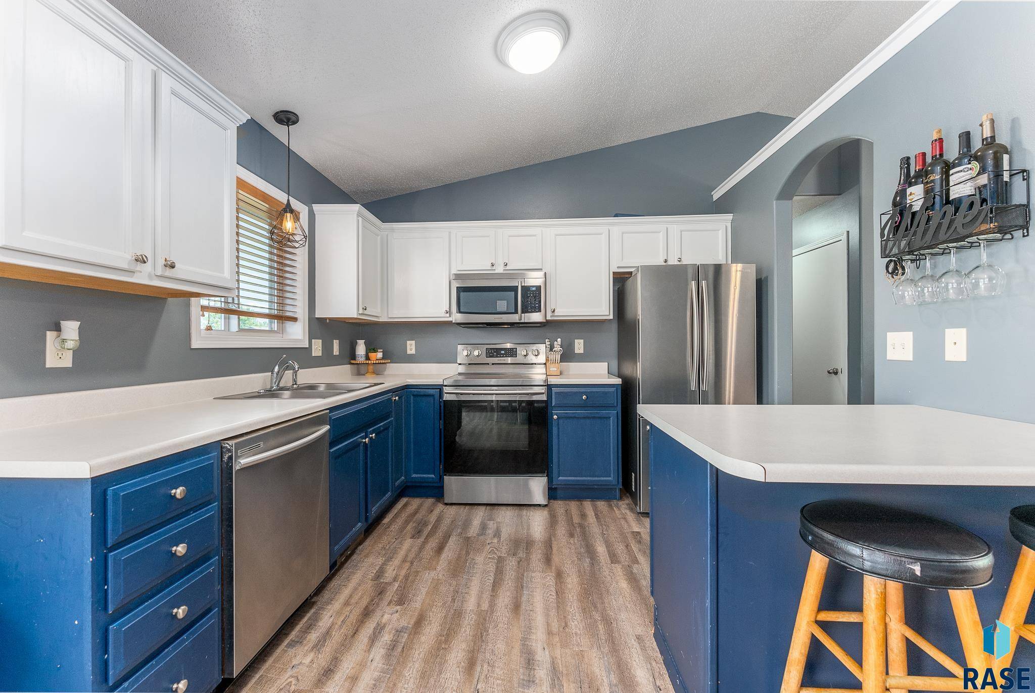 Sioux Falls, SD 57106,7104 W 68TH St