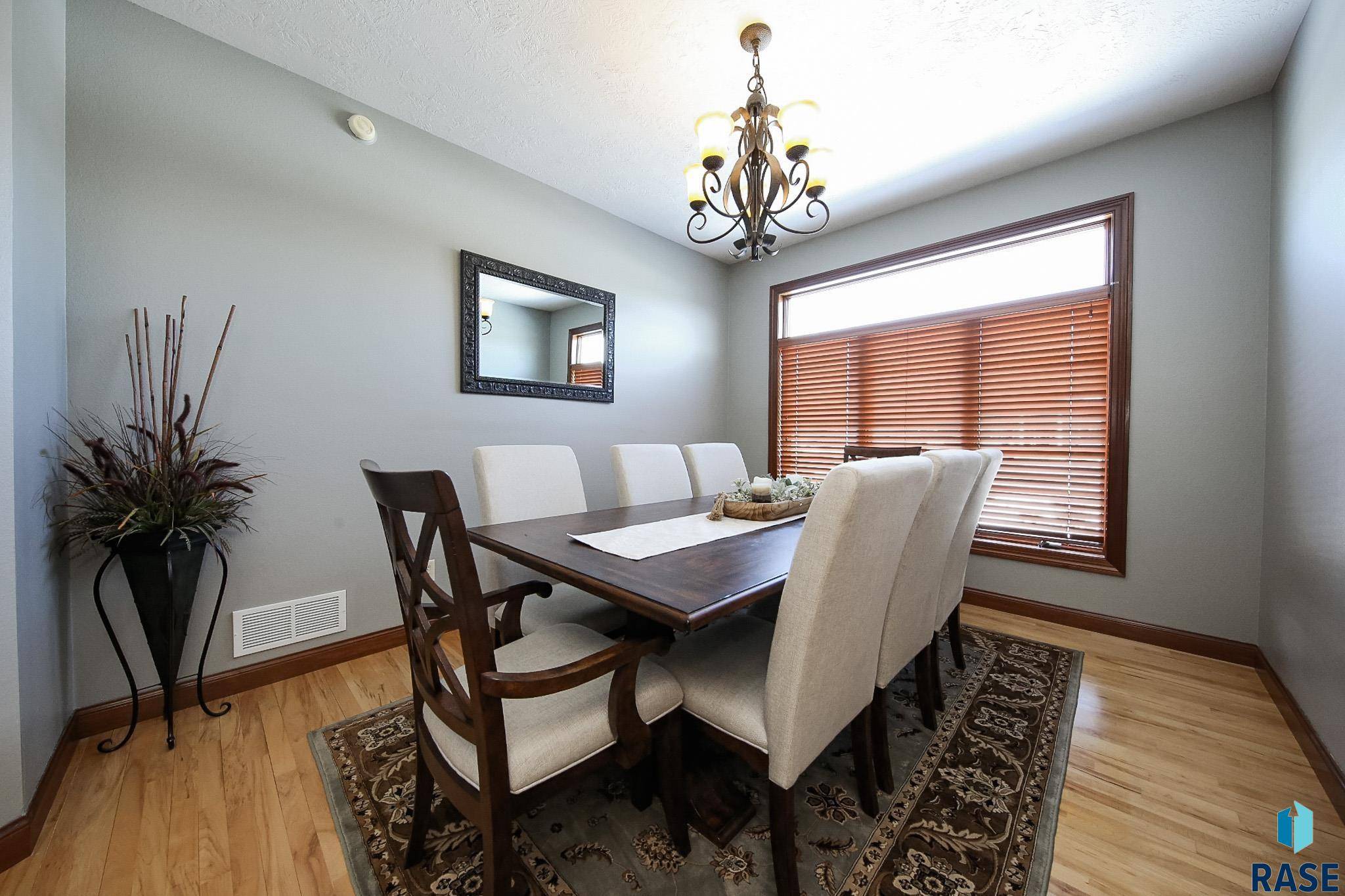 Sioux Falls, SD 57108,6901 S Heatherridge Ave