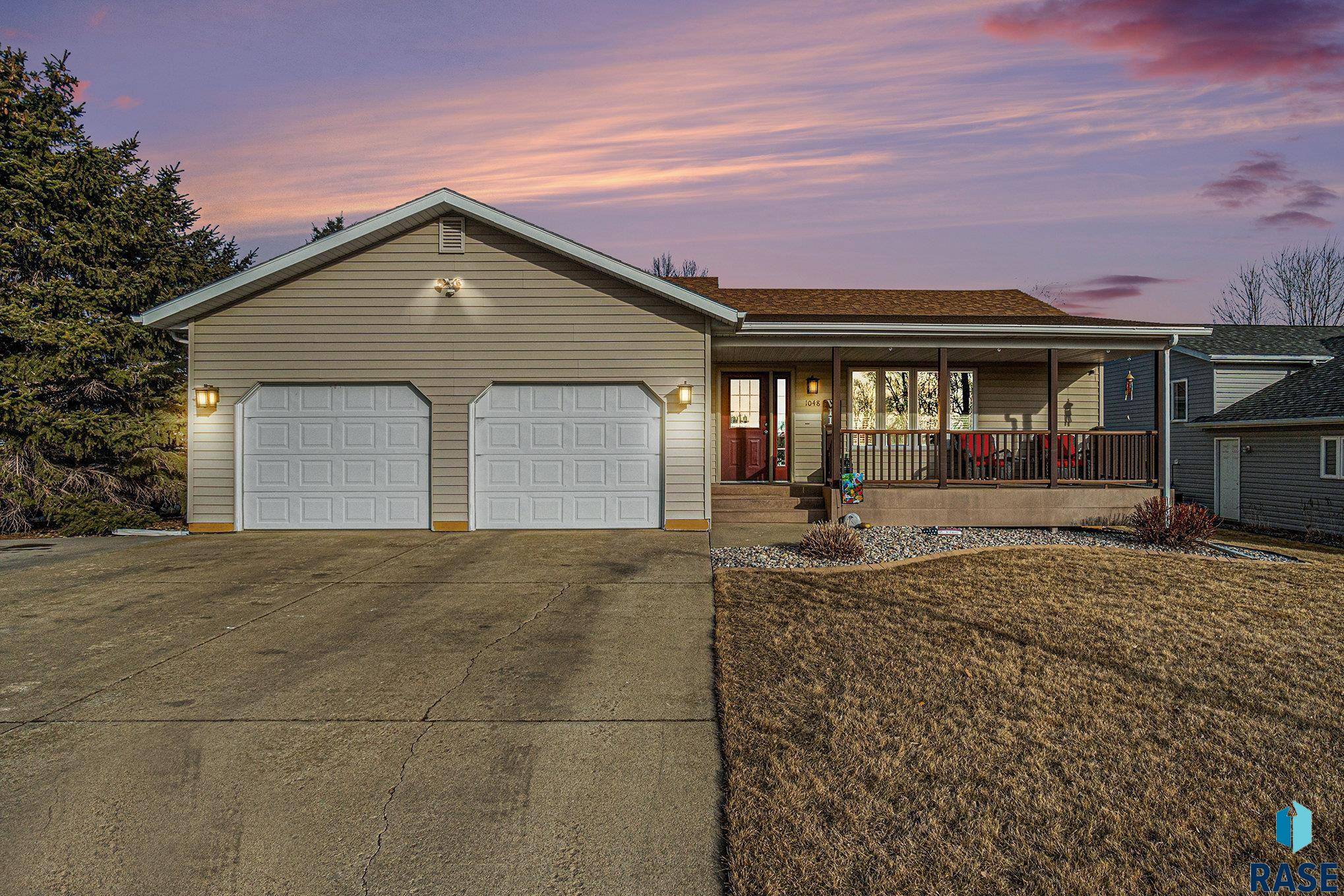 Madison, SD 57042,1048 N Washington Ave