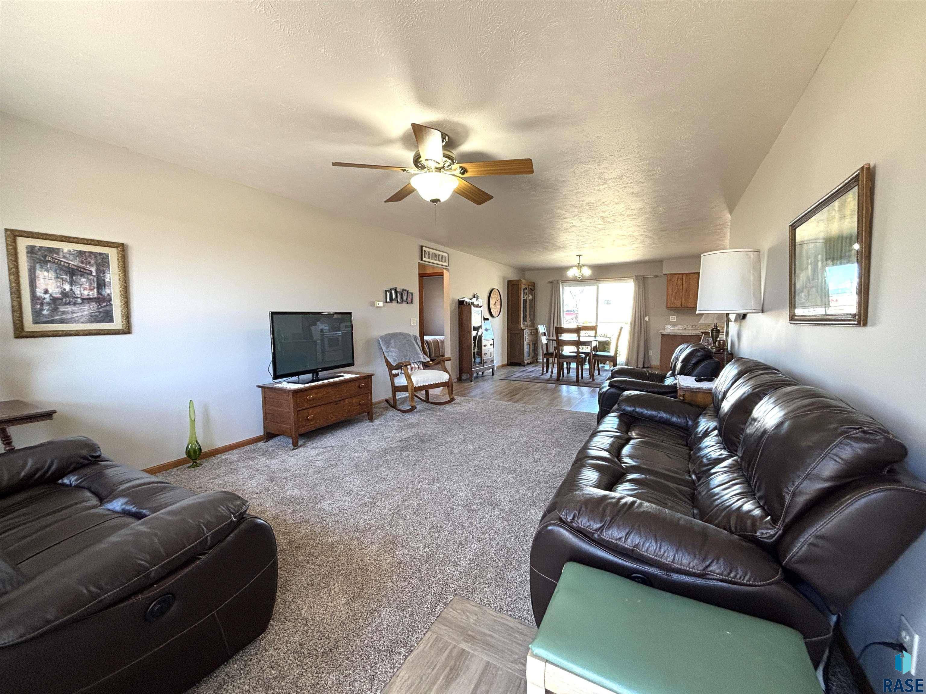 Miller, SD 57362,424 & 426 E 4th Ave