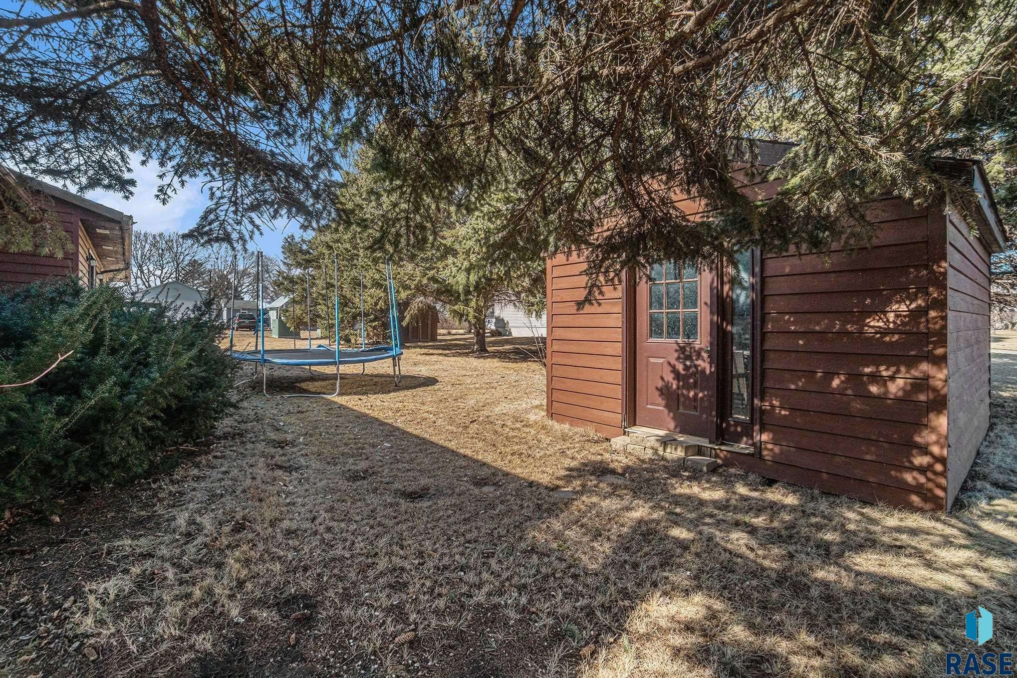 Madison, SD 57042,1404 SW 1st St