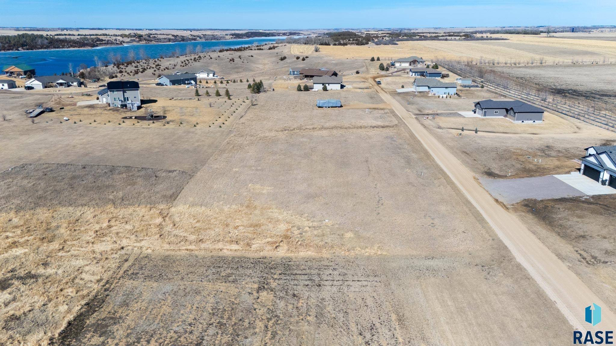 Canistota, SD 57012,2 Reed Ct