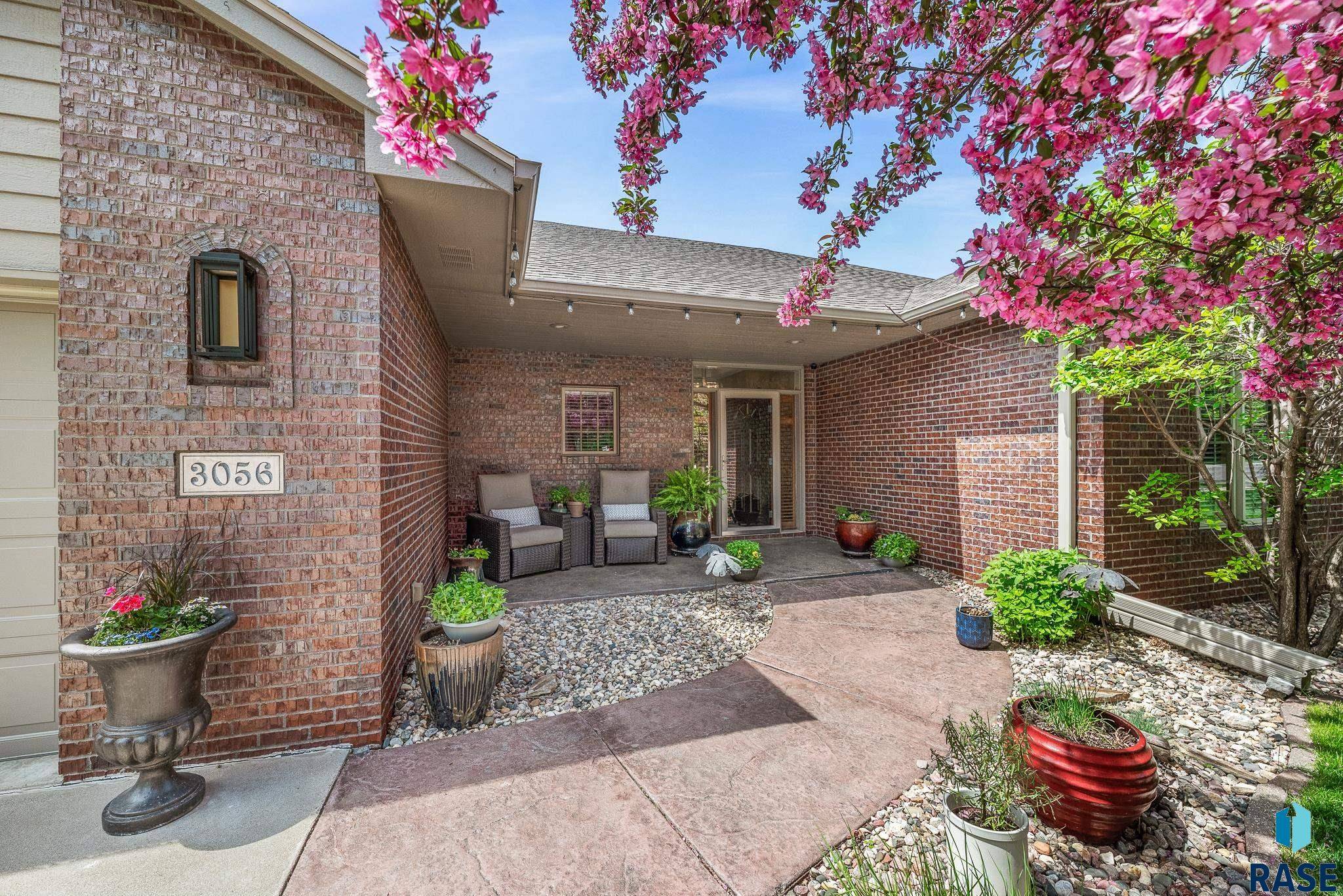 Sioux Falls, SD 57103,3056 S Coral Ct