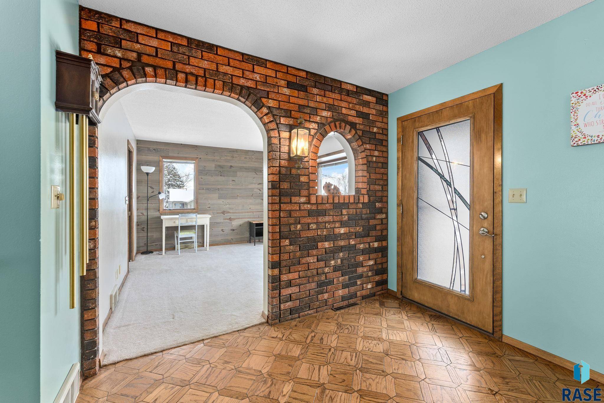 Brandon, SD 57005,328 S 3rd Ave