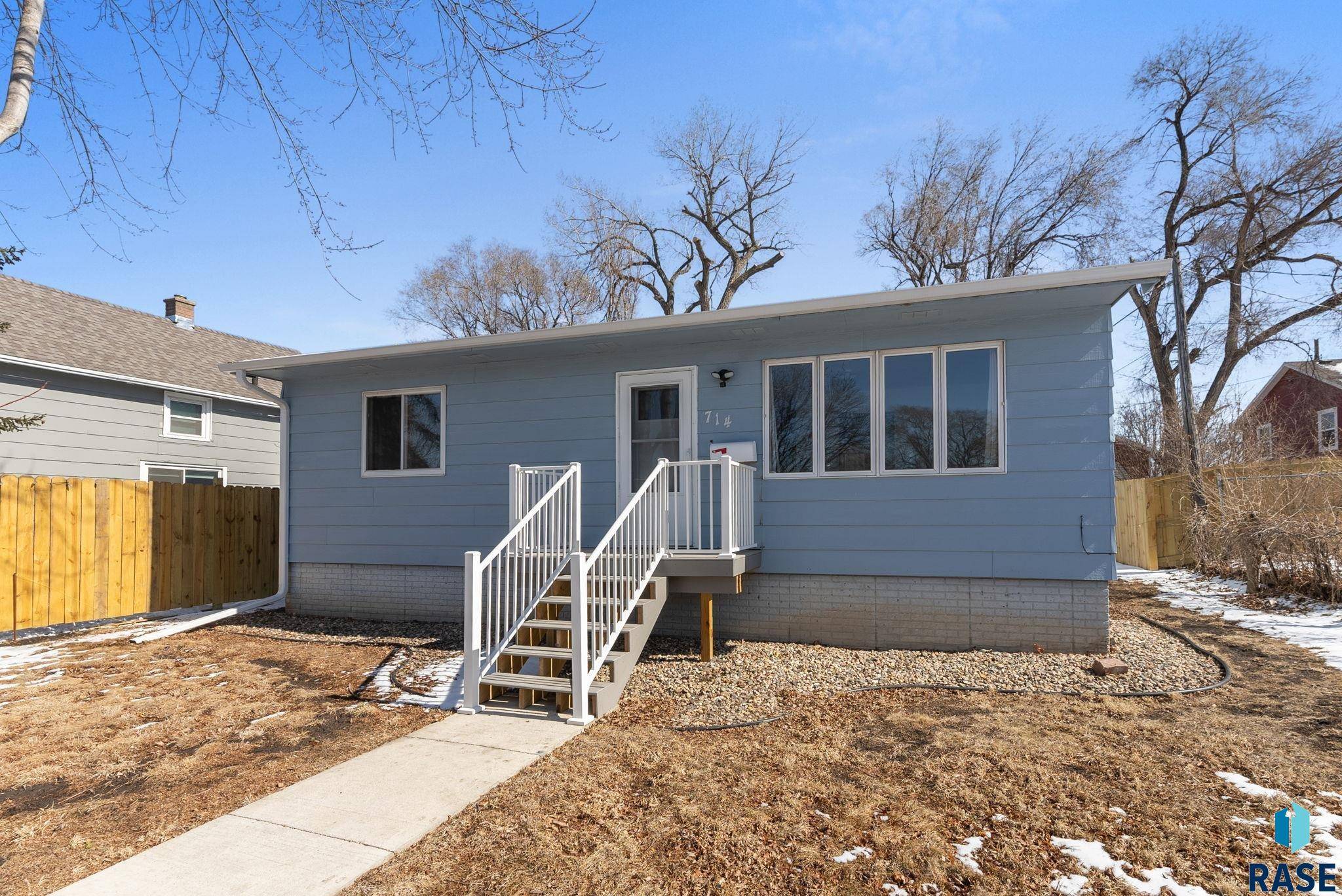 Sioux Falls, SD 57103,714 N Wayland Ave