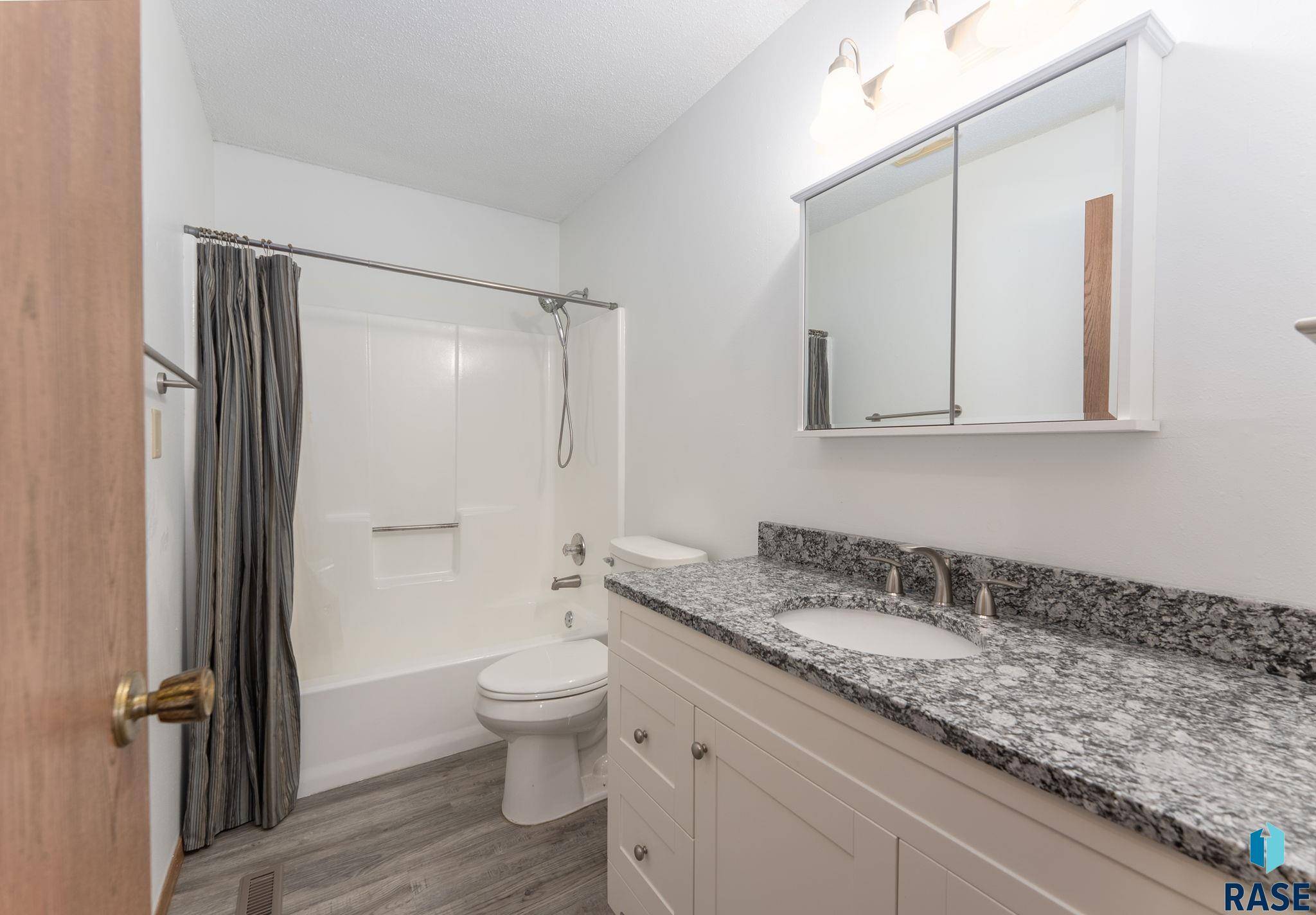 Sioux Falls, SD 57103,714 N Wayland Ave