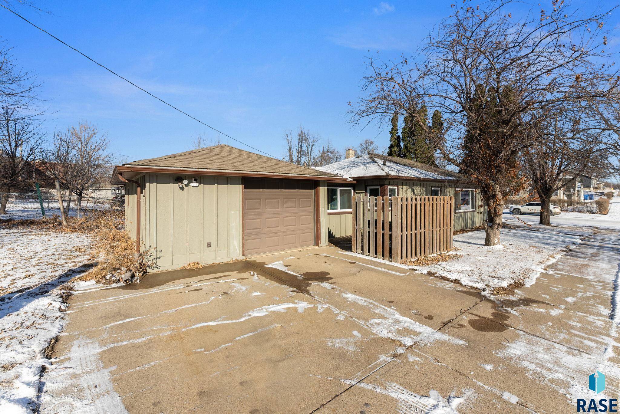 Sioux Falls, SD 57105,2149 Norton Ave S