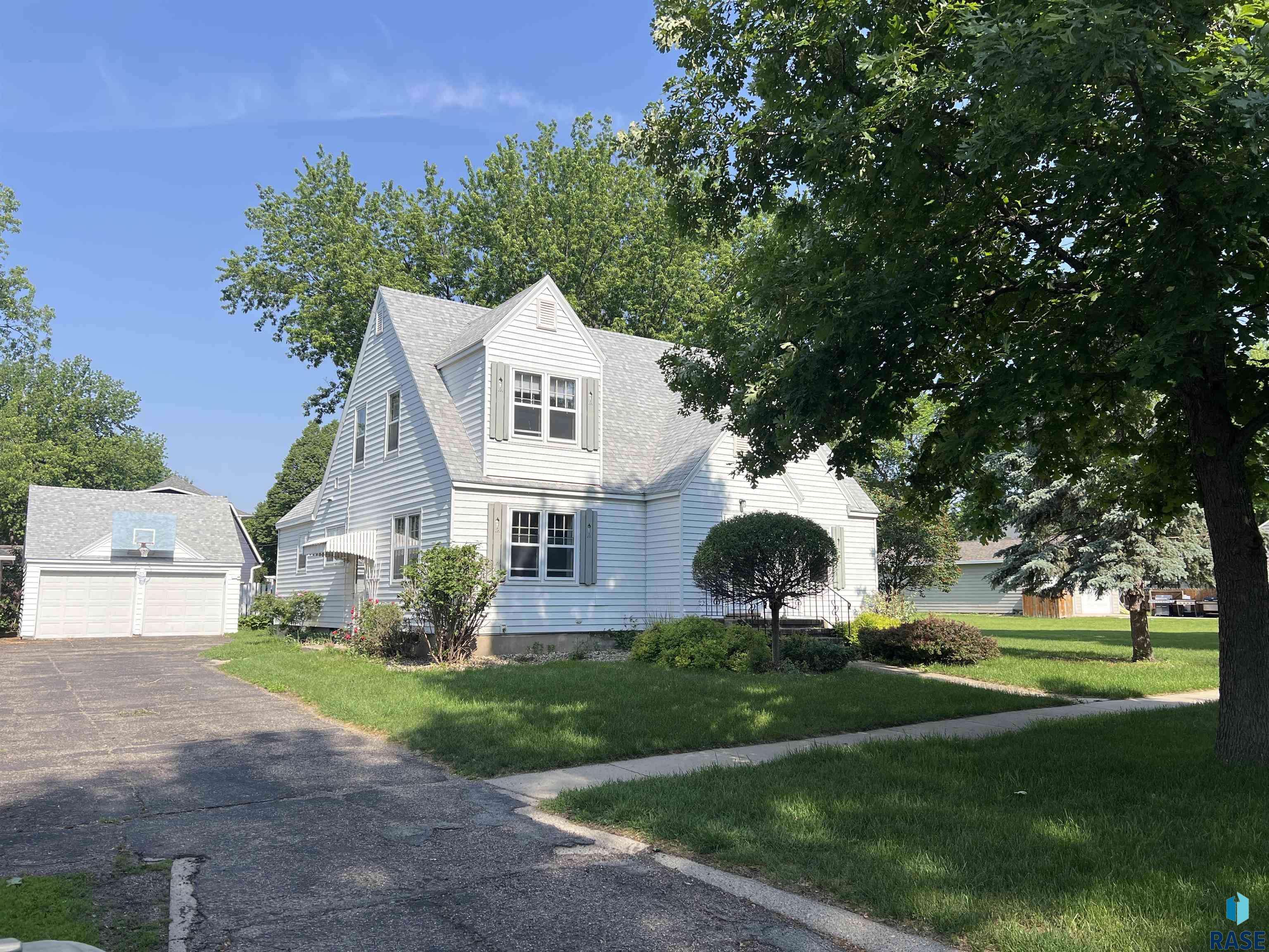 Luverne, MN 56156,715 McKenzie St