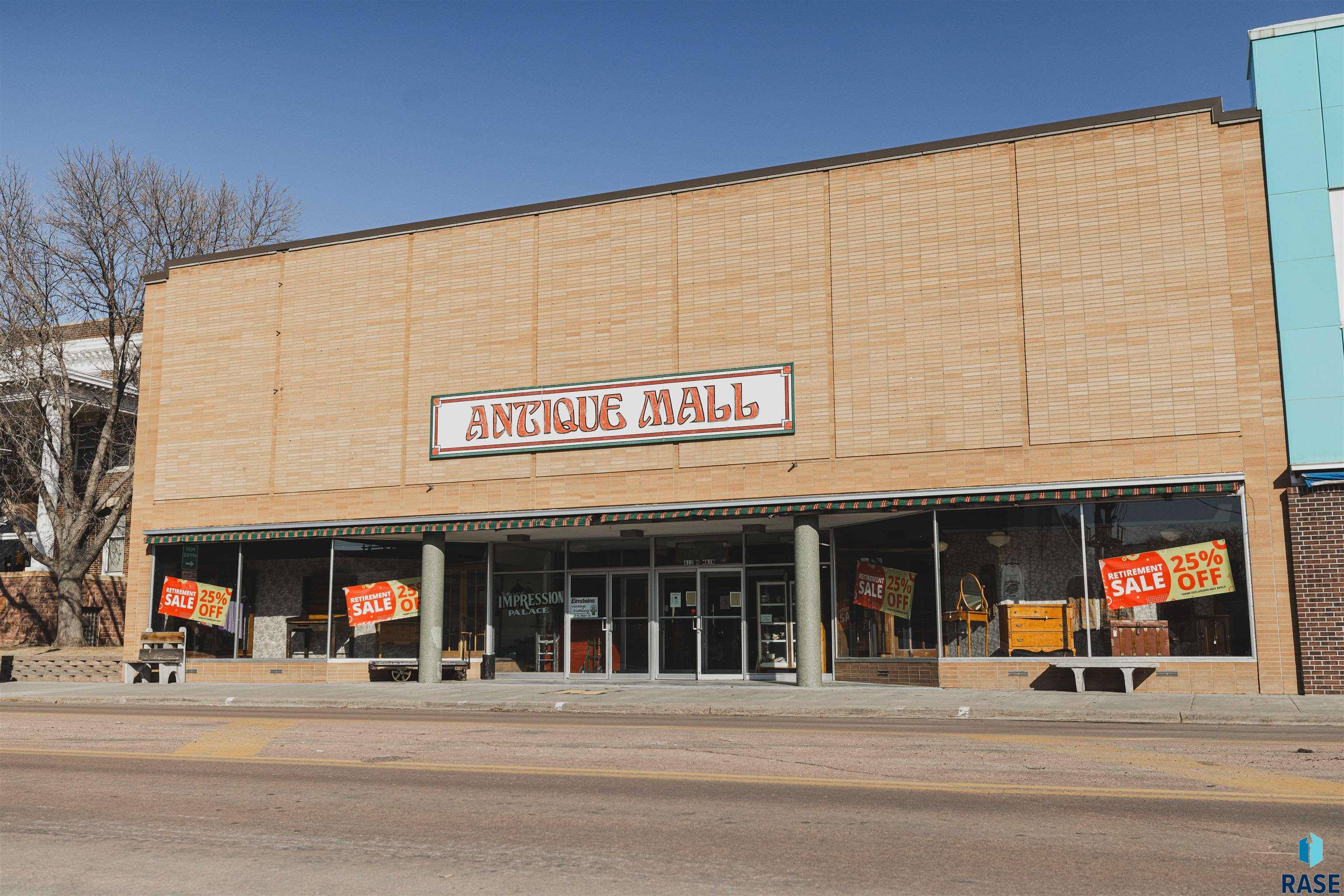 Mitchell, SD 57301,412 N Main St