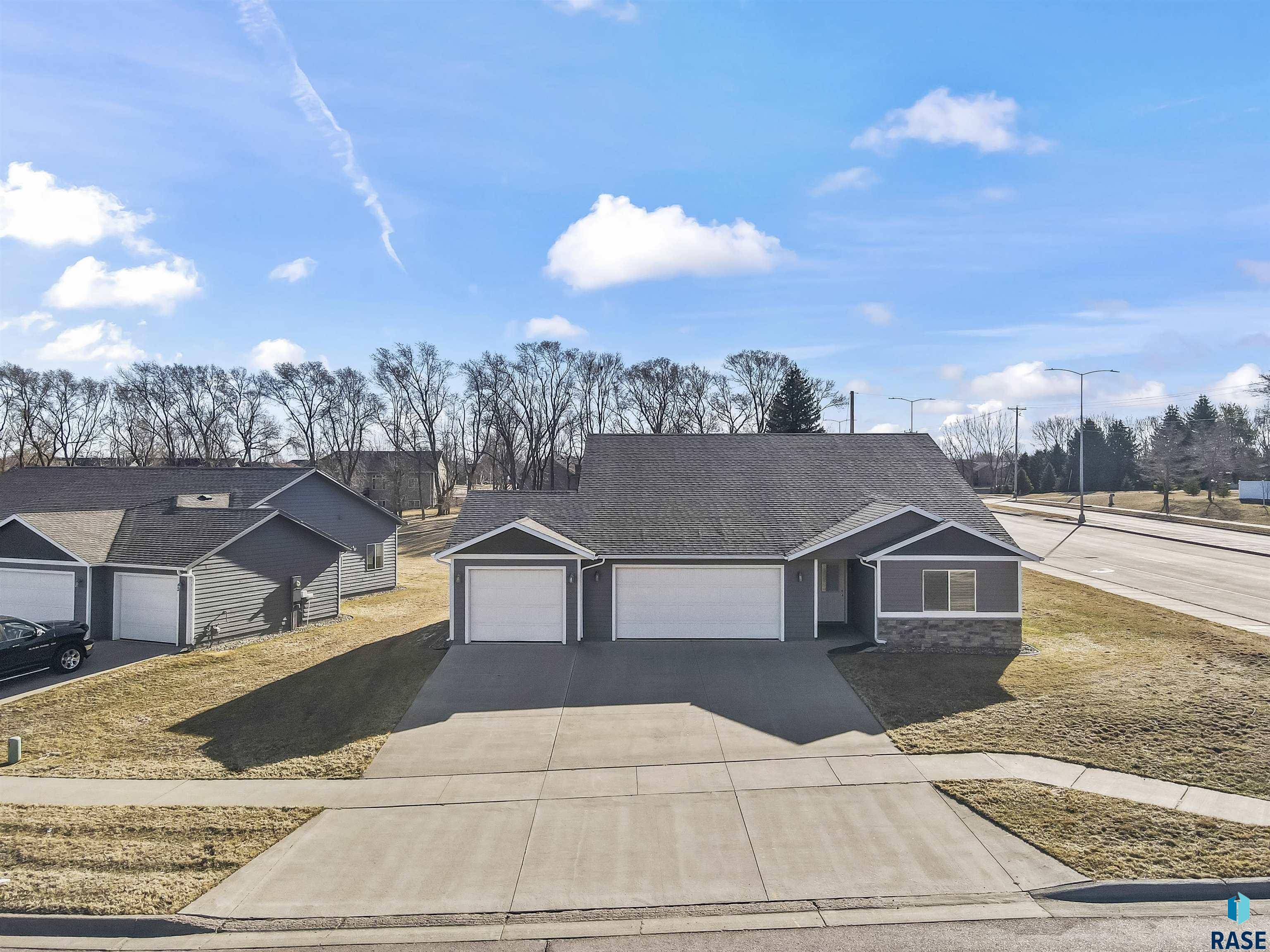Sioux Falls, SD 57108,7628 S Beal Ave