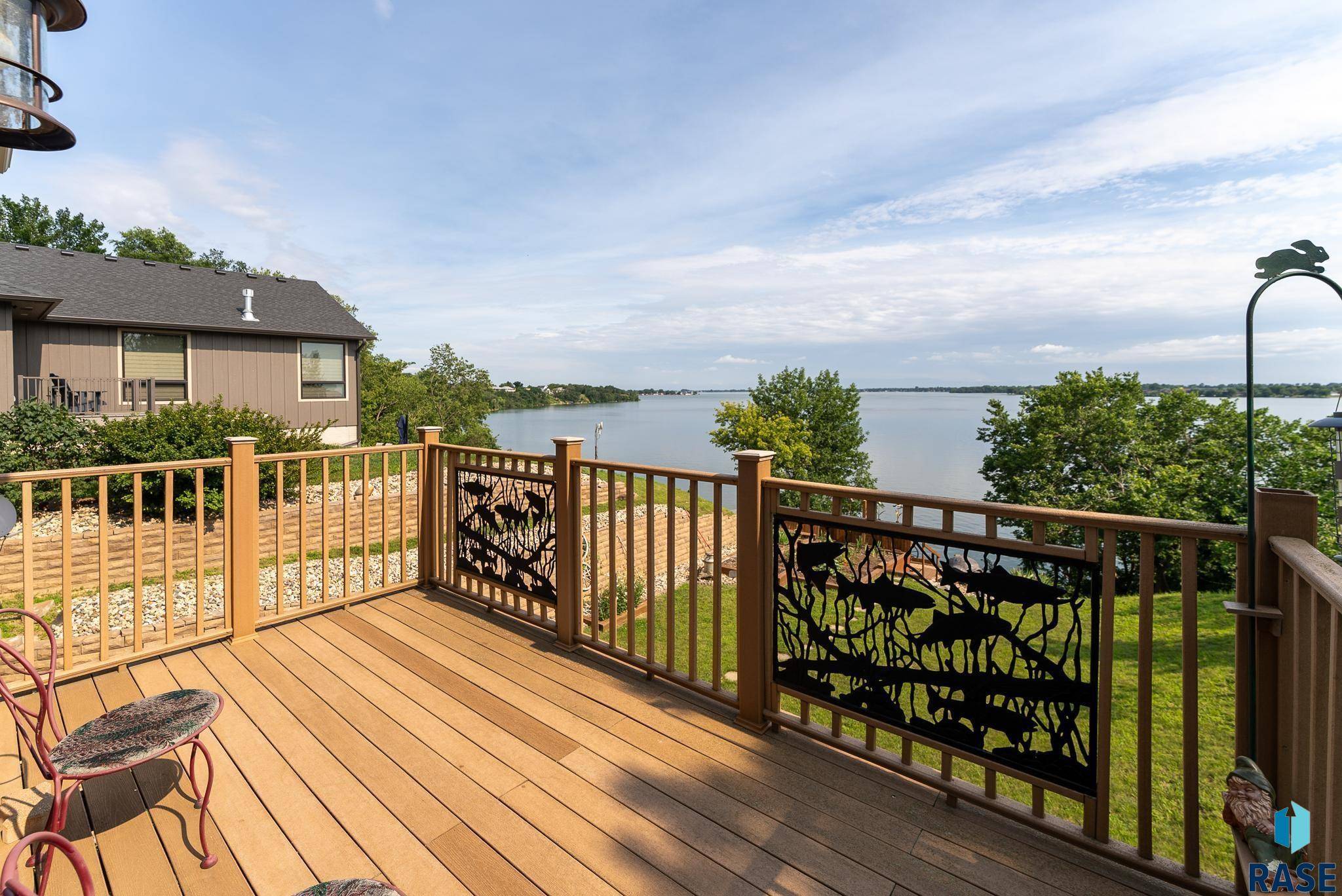 Wentworth, SD 57075,6305 Lakeview Dr