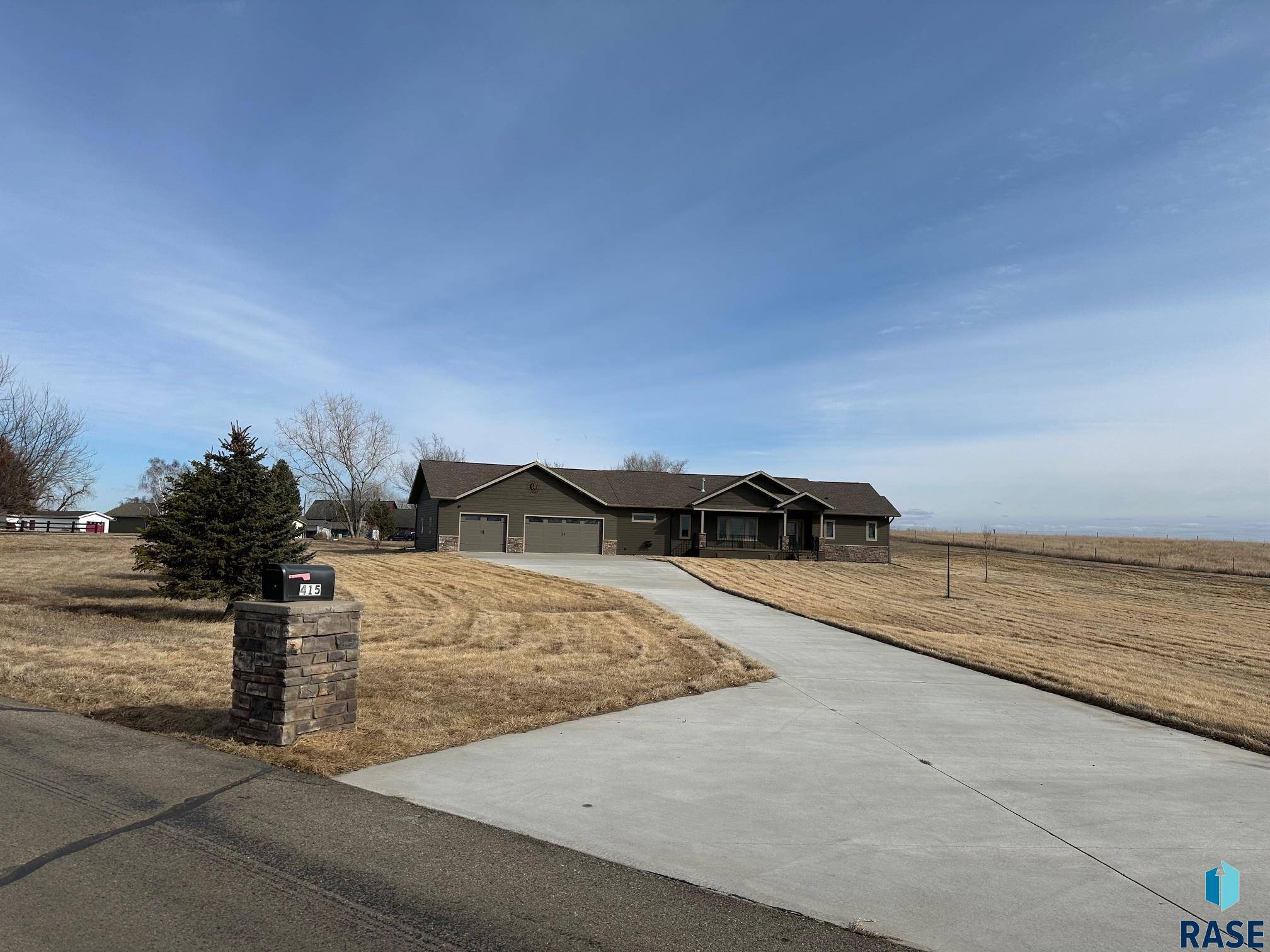 Madison, SD 57042,415 Linden Dr