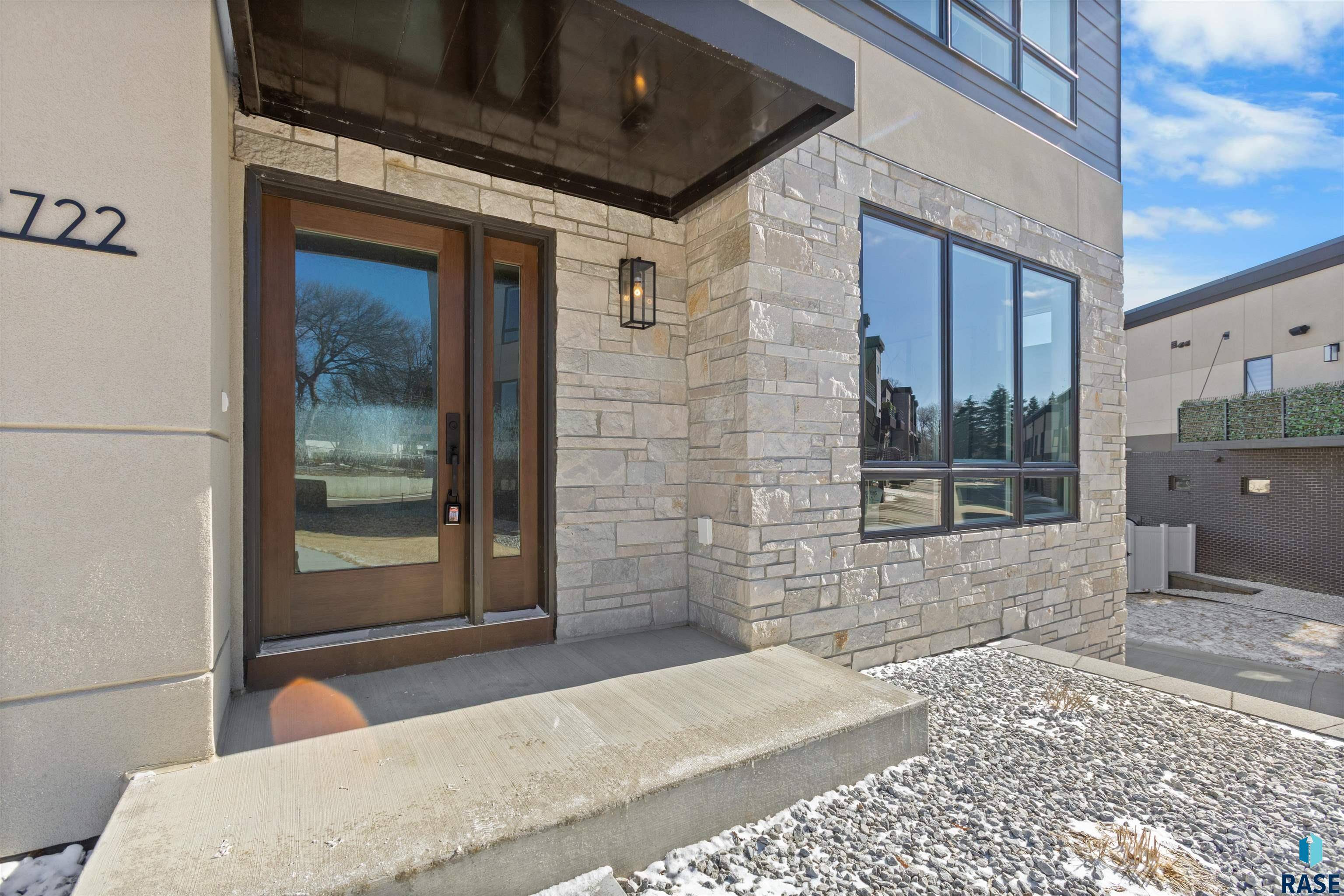 Sioux Falls, SD 57106,2722 S Oriya Pl