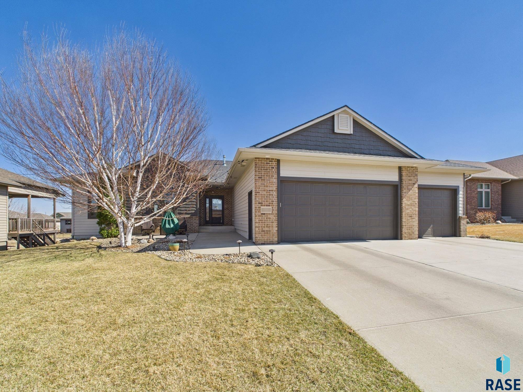 Sioux Falls, SD 57106,1220 S Monticello Ct