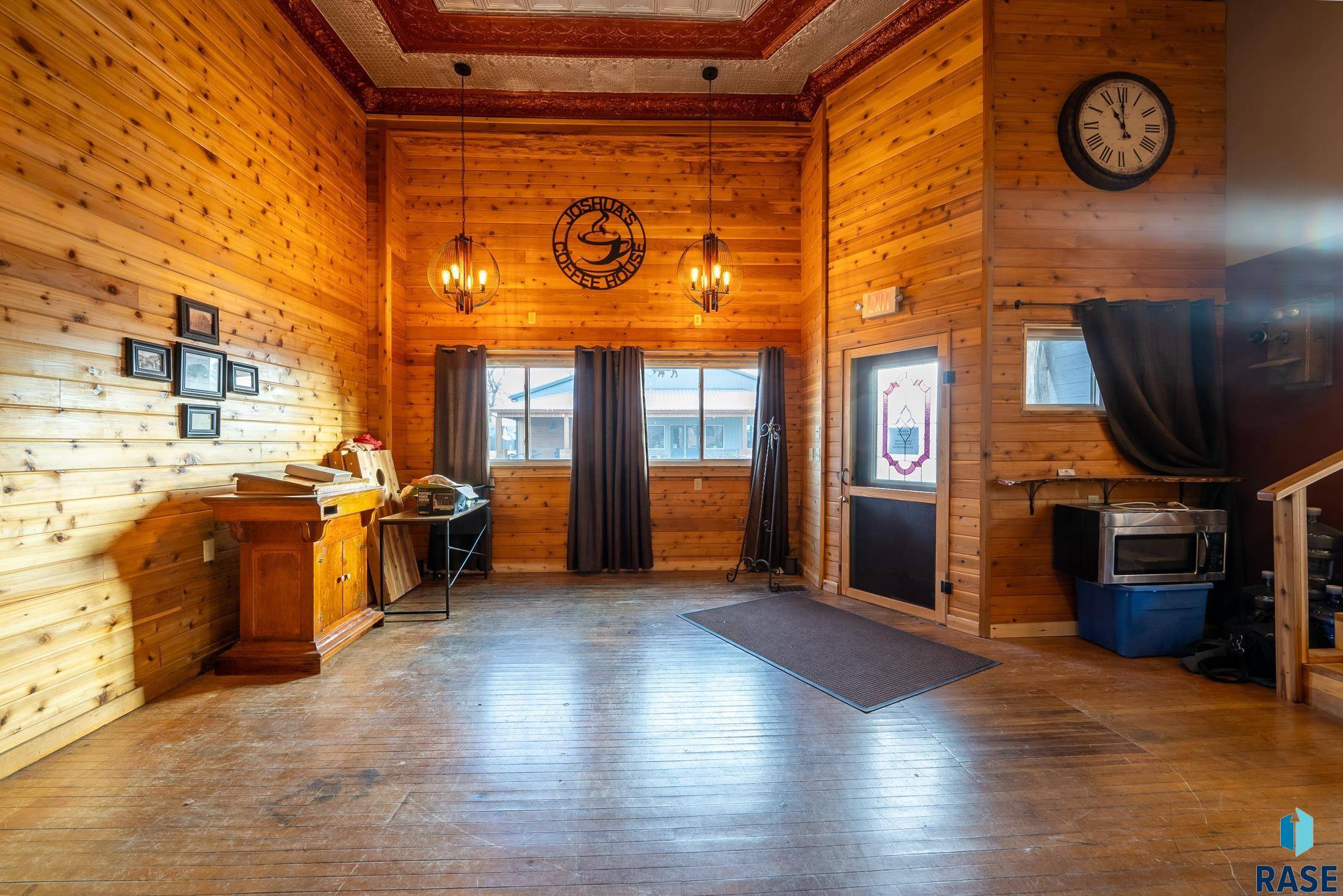 Hartford, SD 57033,101 N Main Ave
