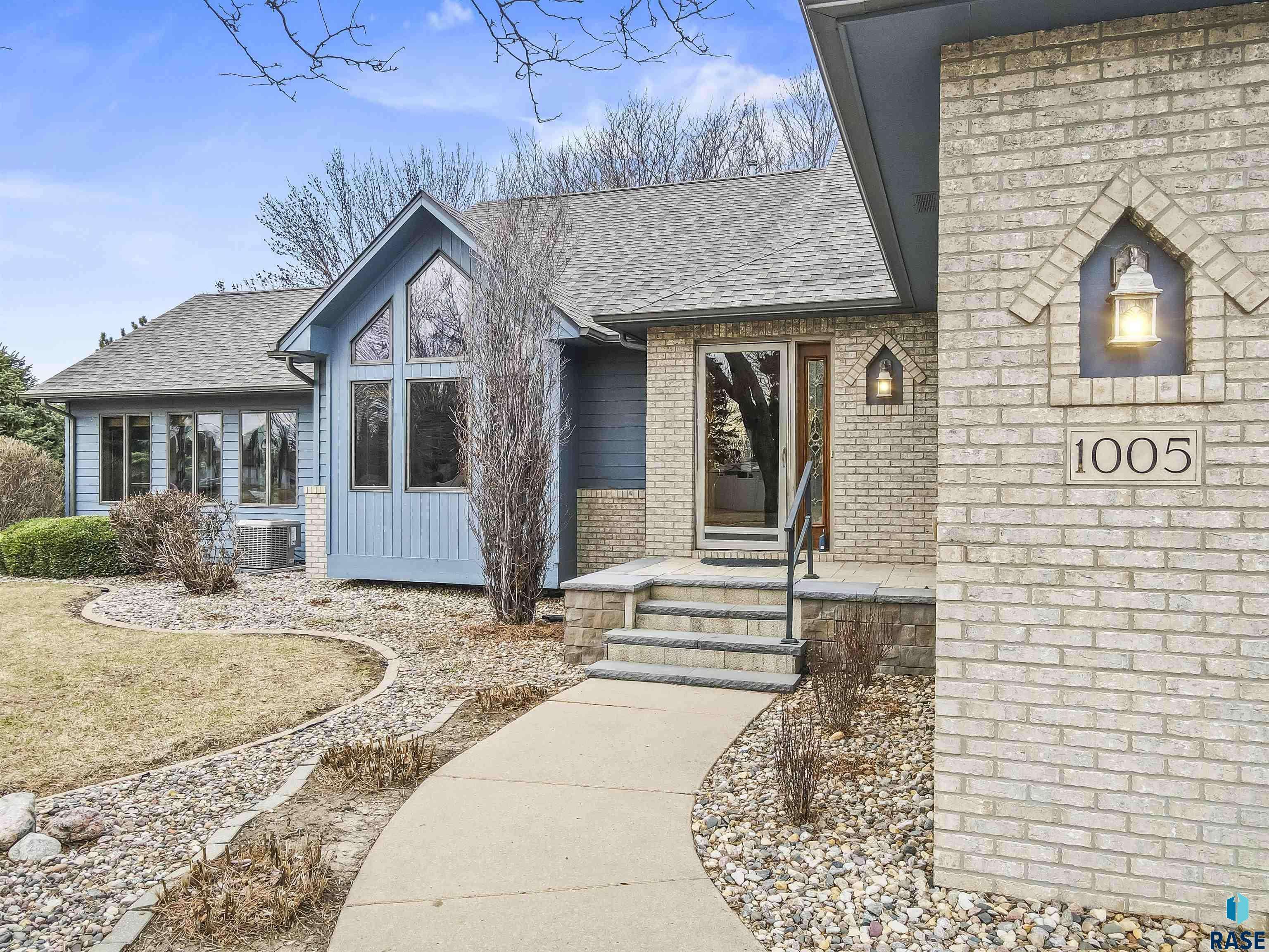 Sioux Falls, SD 57110,1005 N Vail Dr