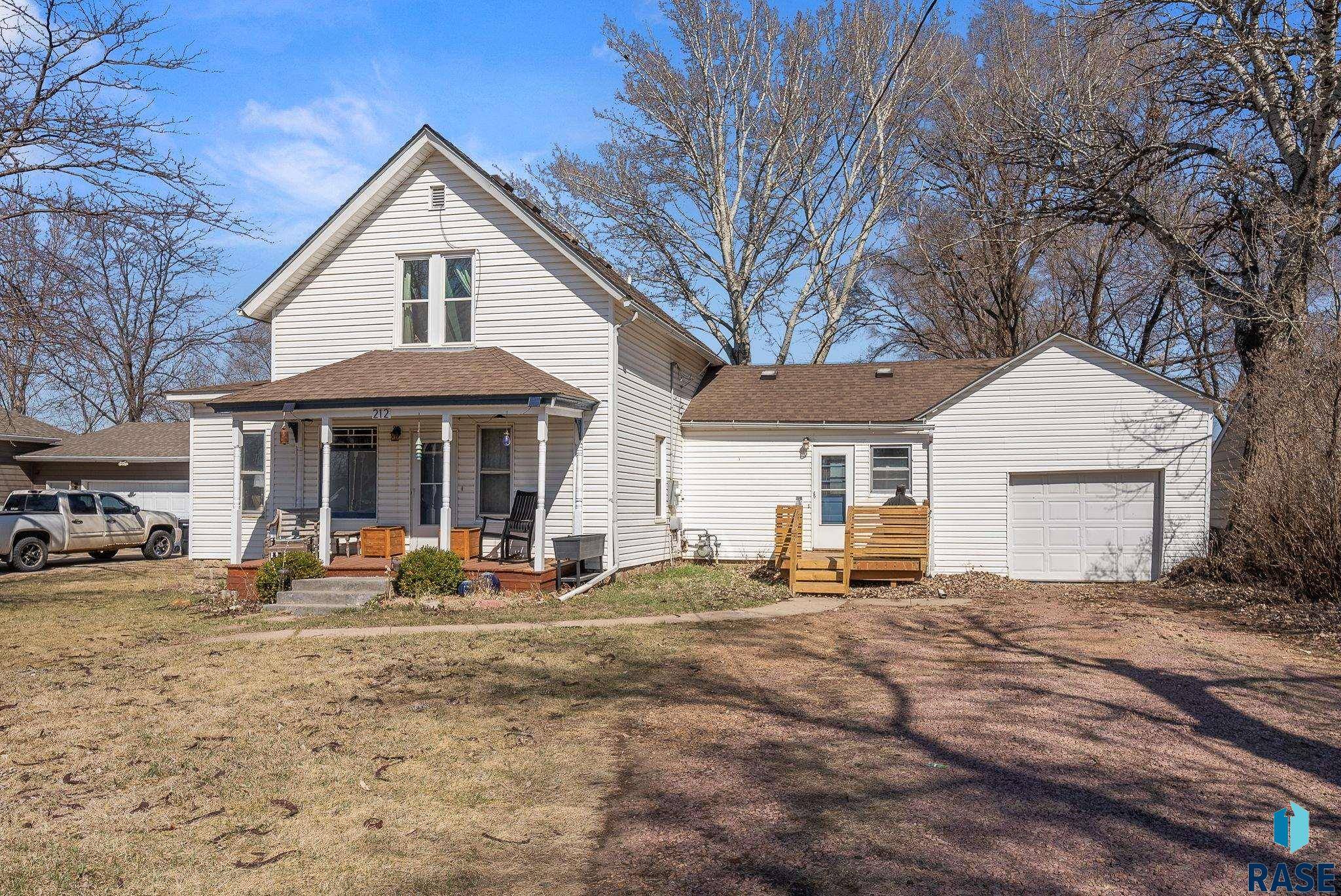 Lennox, SD 57039,212 W Boynton Ave