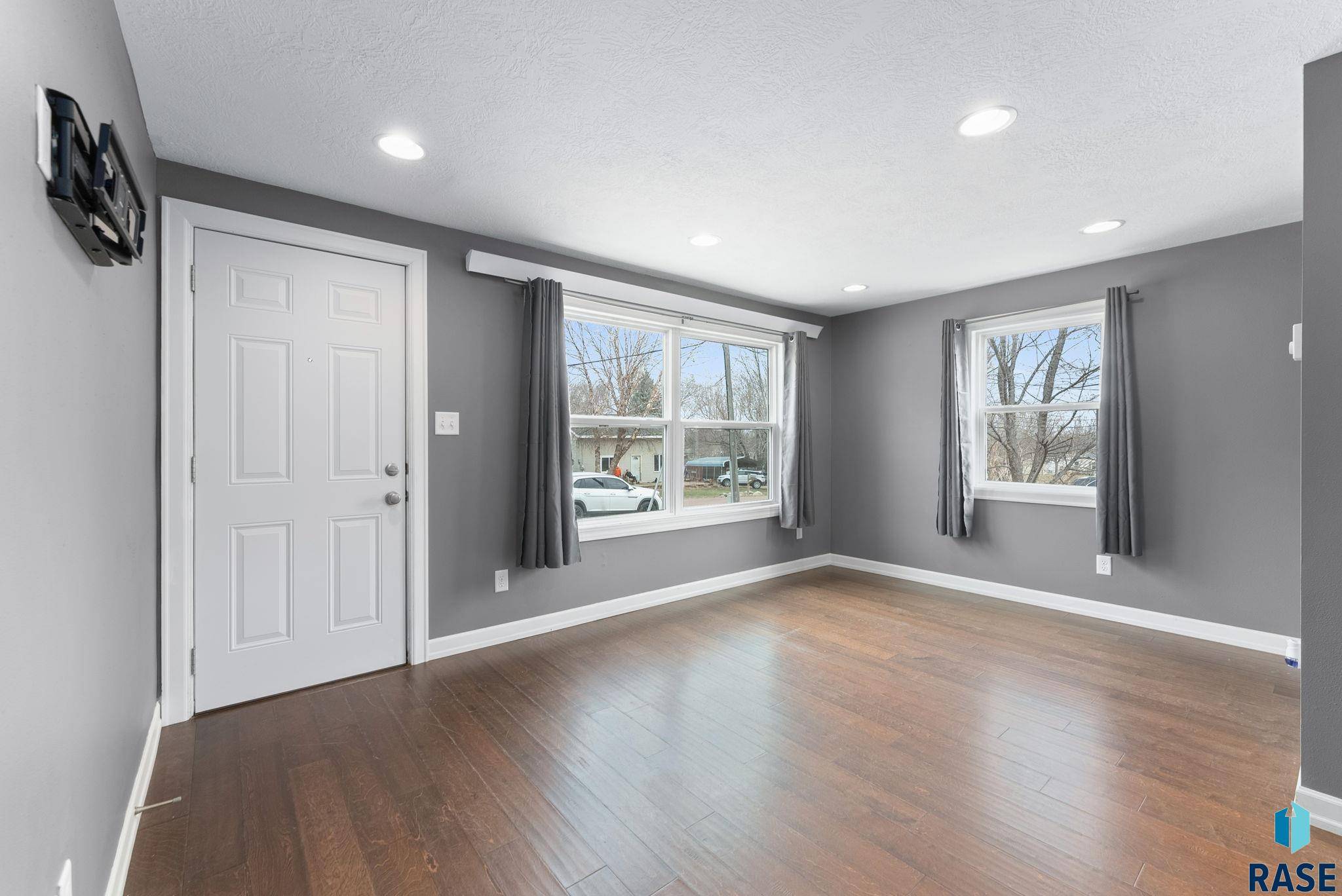 Sioux Falls, SD 57104,2111 E 31st St N