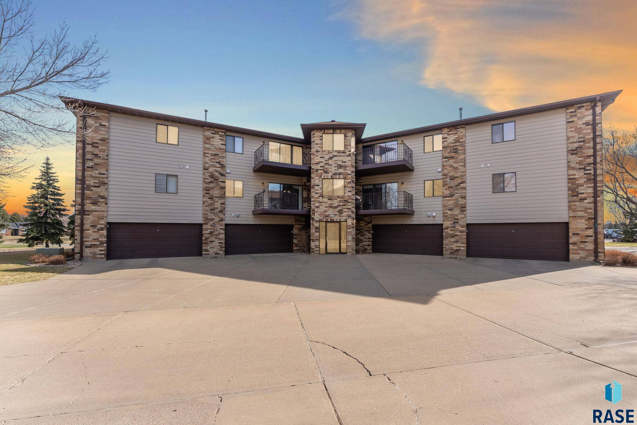 Sioux Falls, SD 57106,4601 W Custer Ln #303