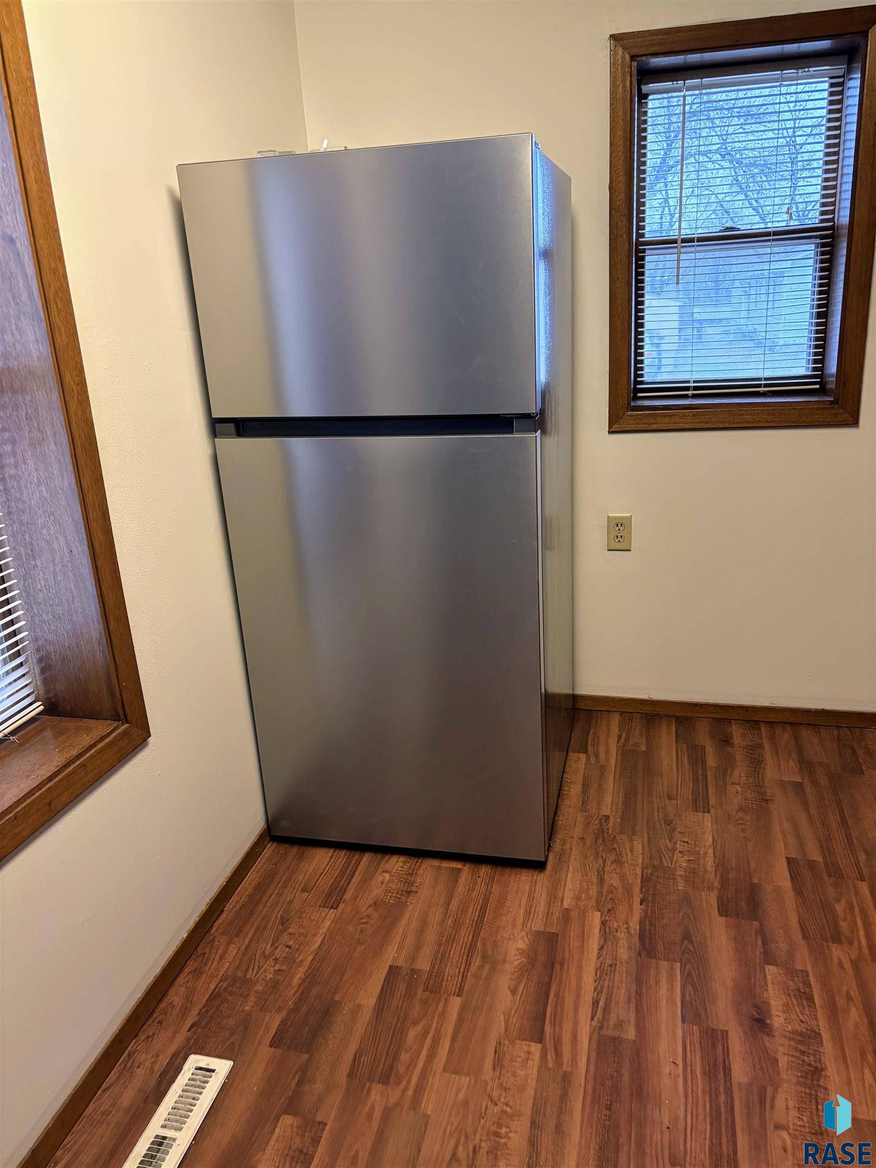 Sioux Falls, SD 57104,1426 E 17th St