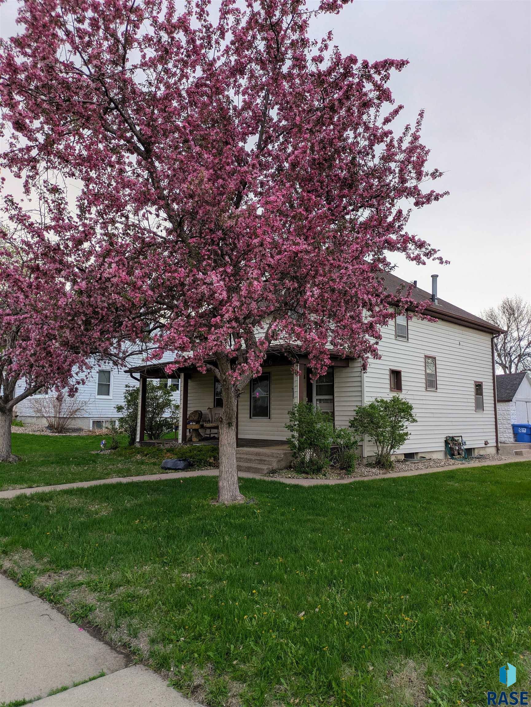 Sioux Falls, SD 57104,1426 E 17th St