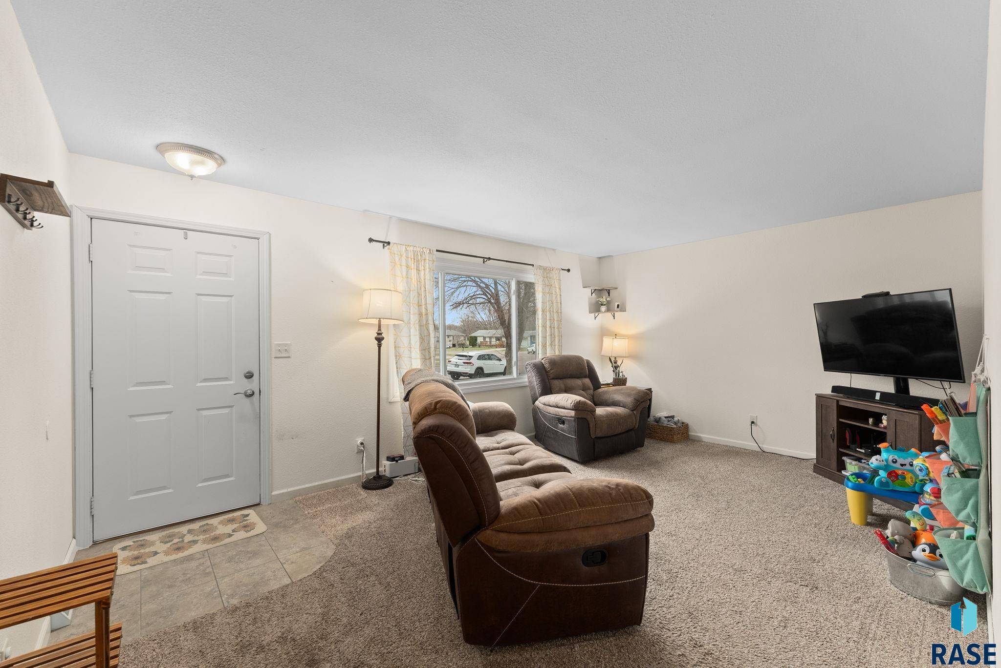 Sioux Falls, SD 57106,6116 W Cheyenne Ct