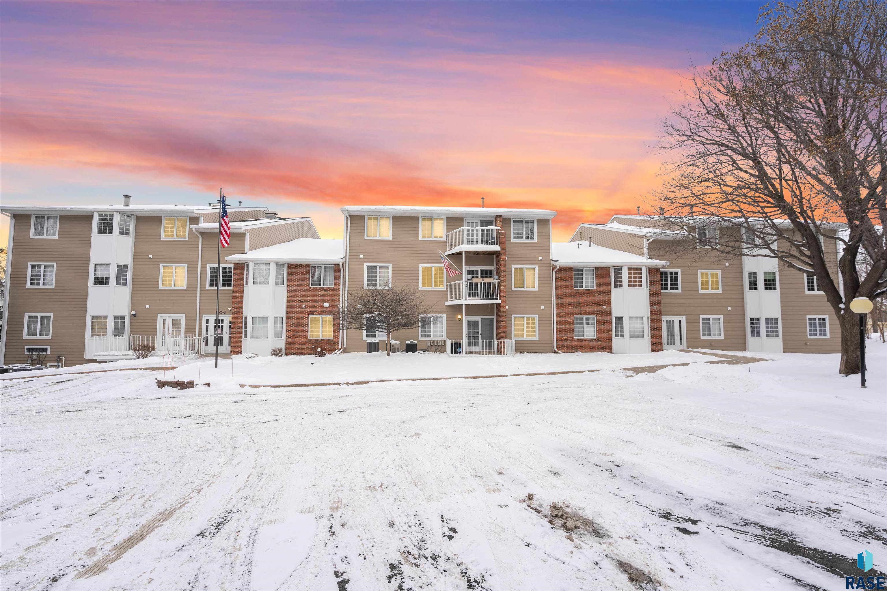 Sioux Falls, SD 57108,1104 W 57th St #301