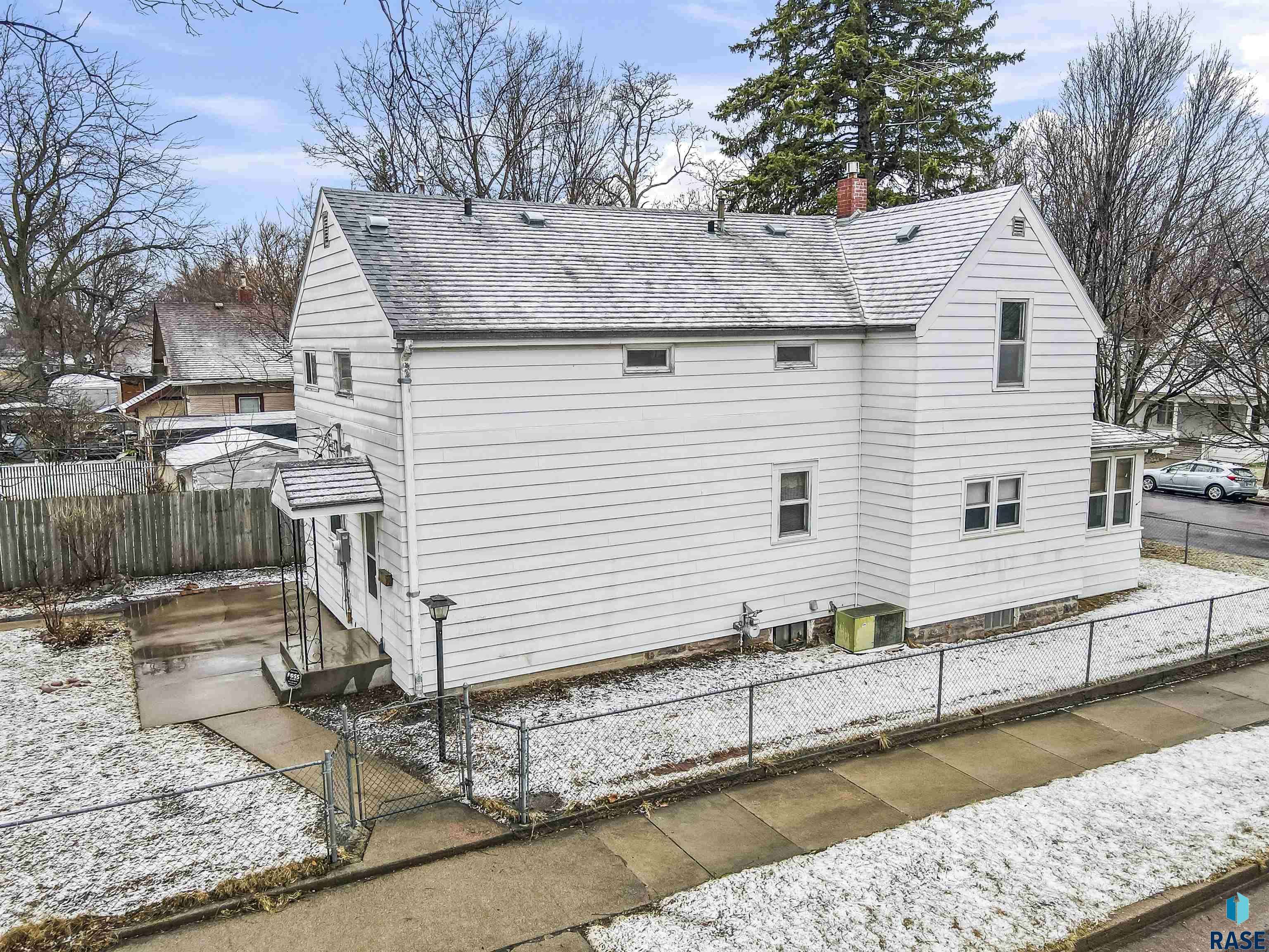 Sioux Falls, SD 57104,932 N Spring Ave