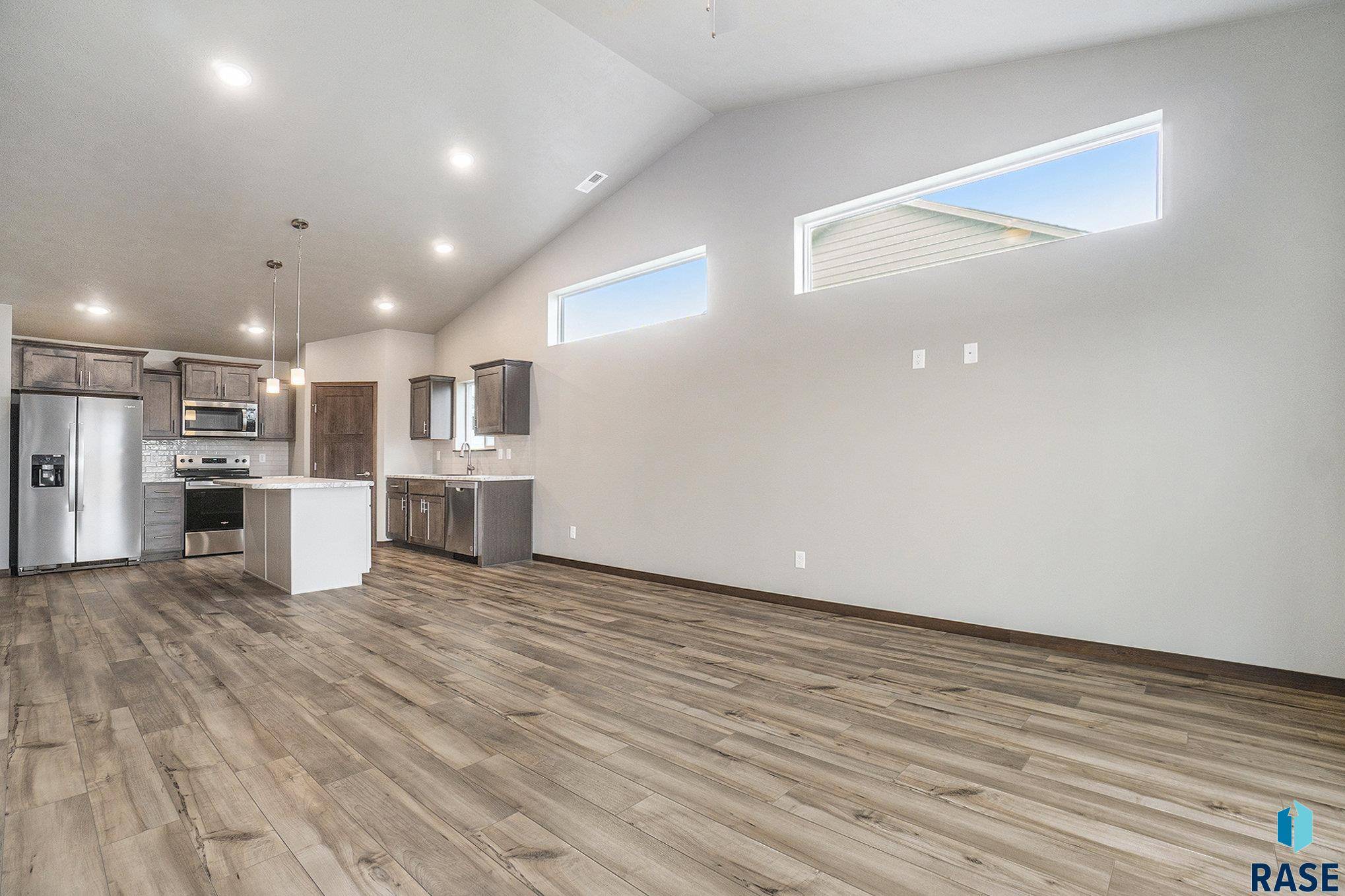 Madison, SD 57042,1106 NE 11th St