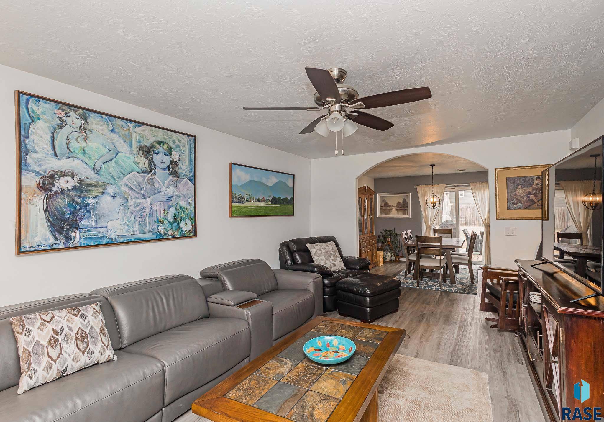 Harrisburg, SD 57032,806 Hemlock St